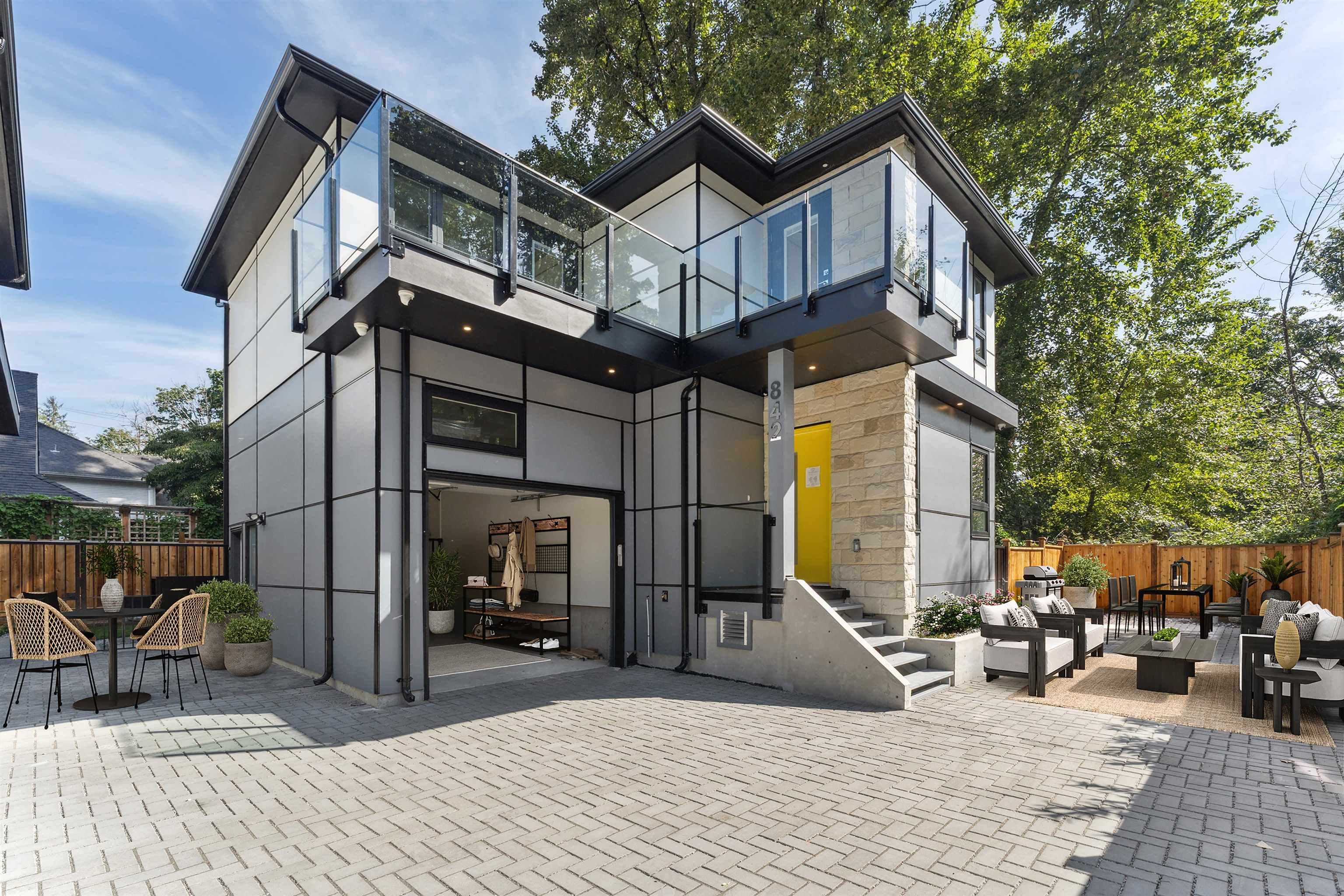 842 St. Denis Avenue, North Vancouver, V7J 2G4 — photo 2