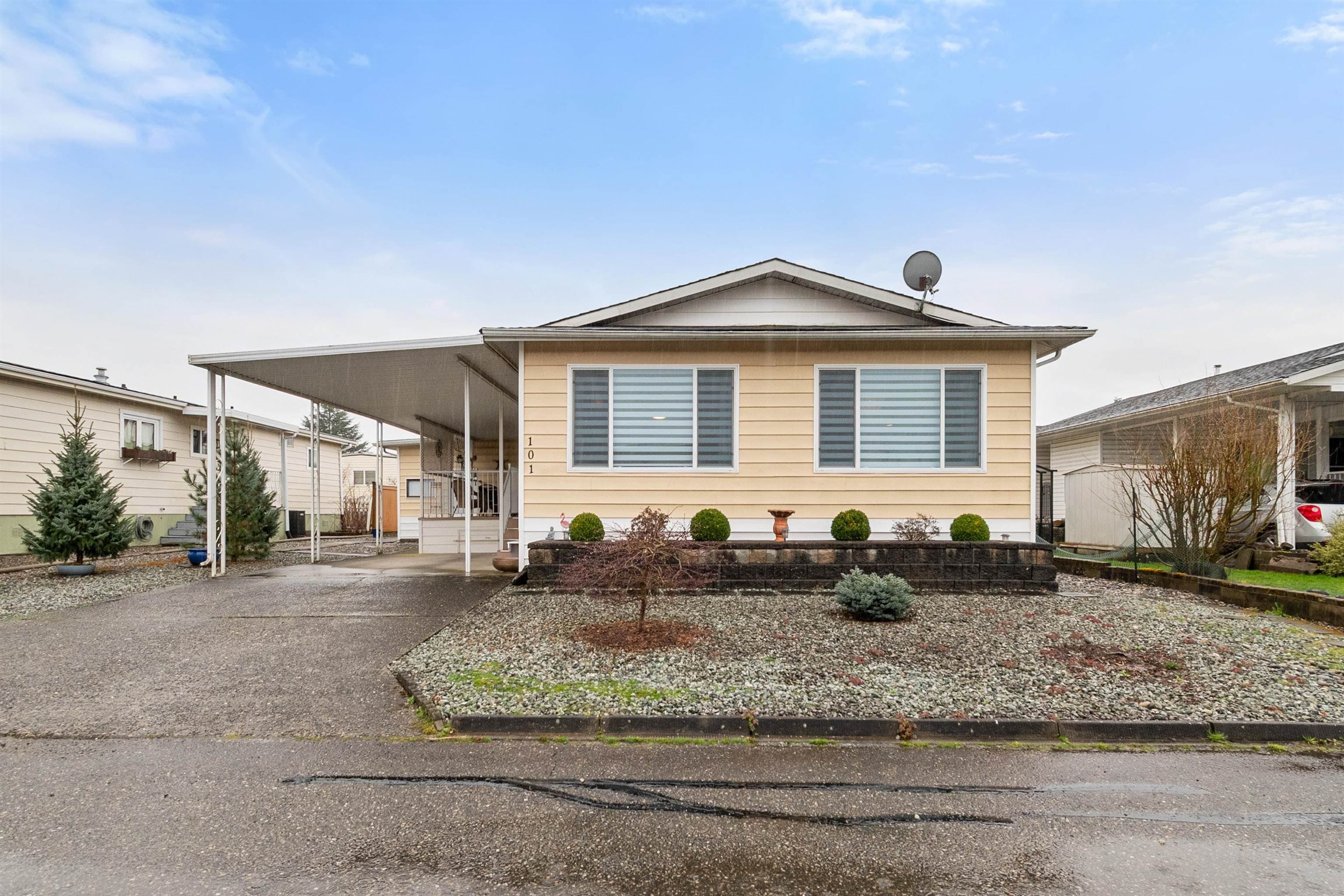 101 - 9055 Ashwell Road, Chilliwack, V2P 7S6 — photo 1