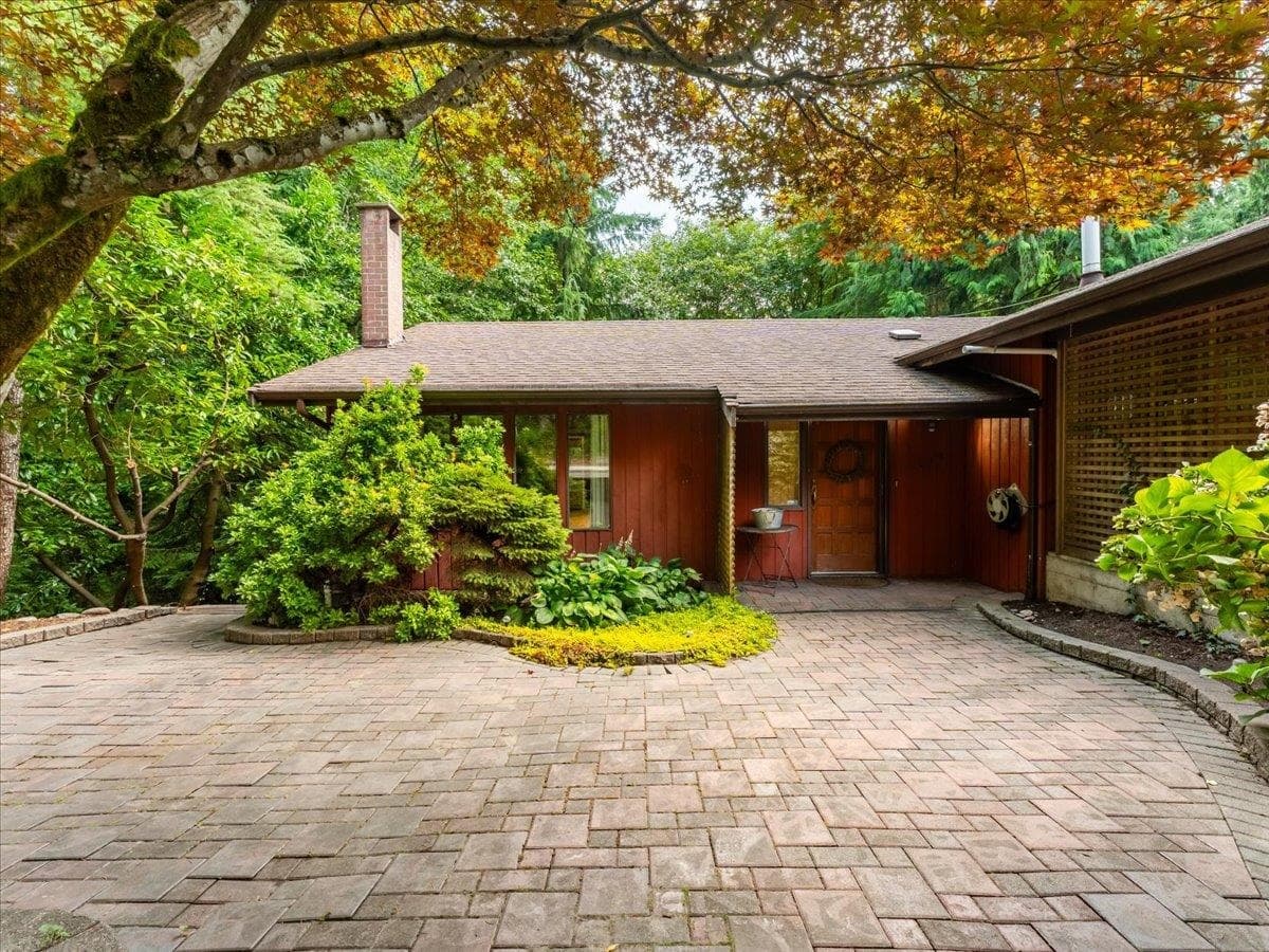 277 E Braemar Road, North Vancouver