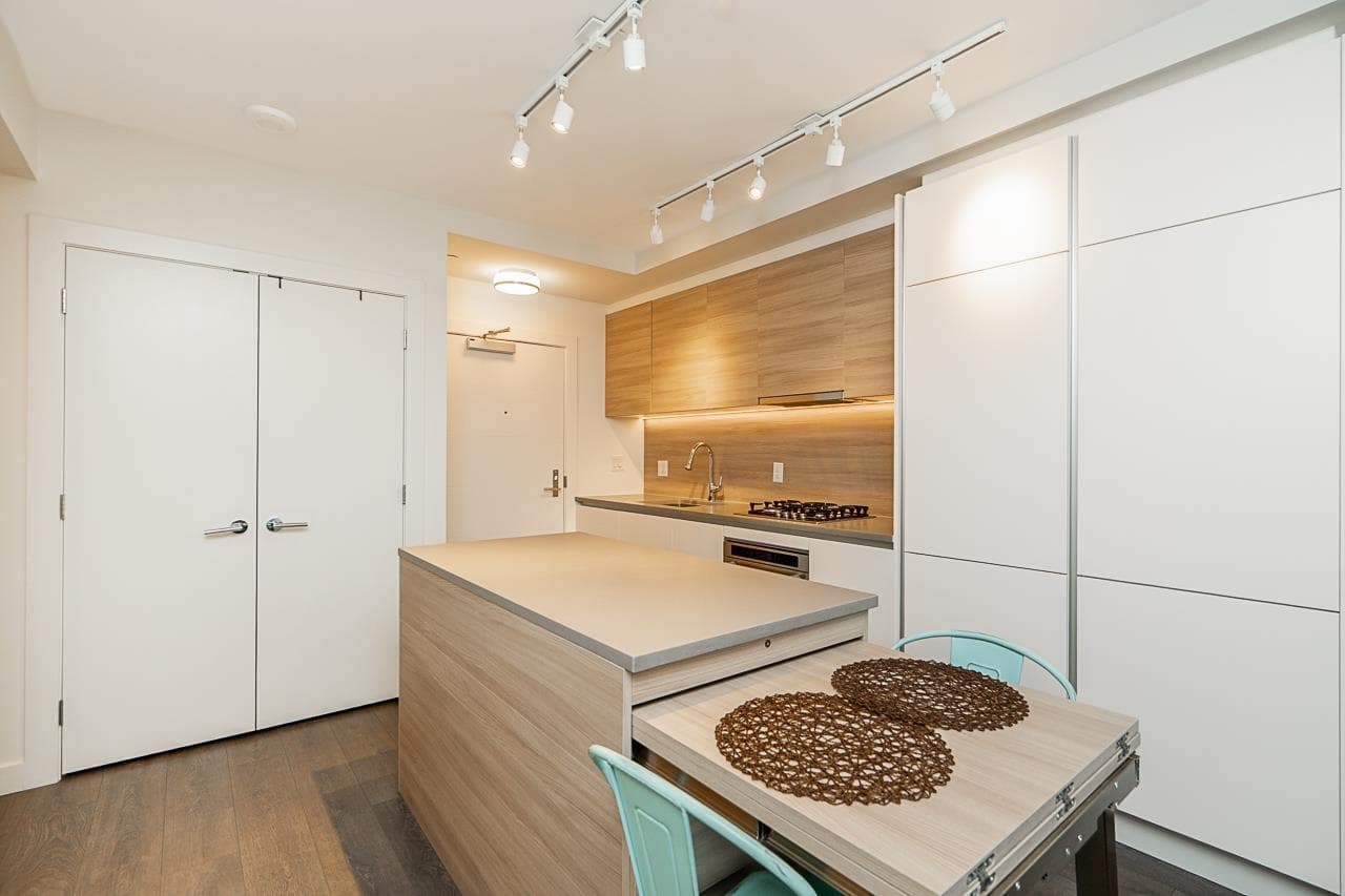 610 - 657 Whiting Way, Coquitlam, V3J 0J6 — photo 5