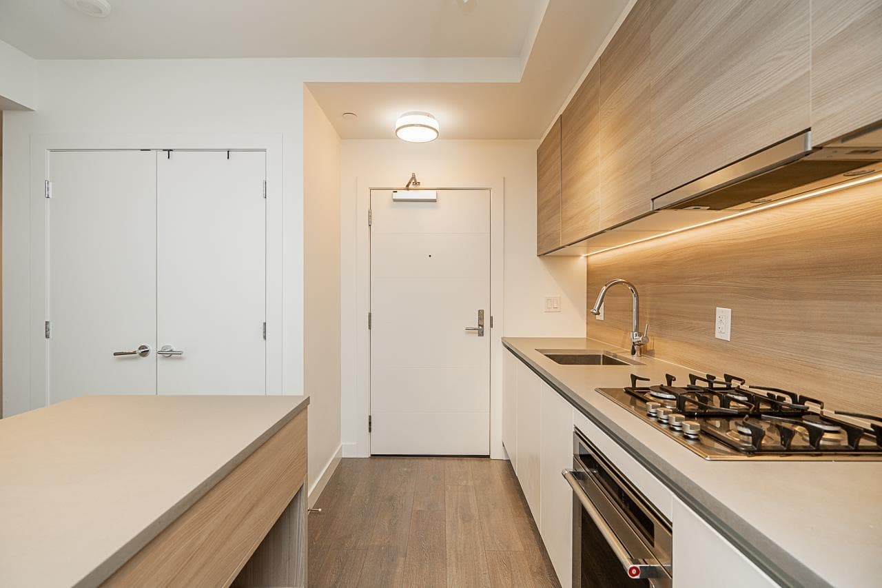 610 - 657 Whiting Way, Coquitlam, V3J 0J6 — photo 4