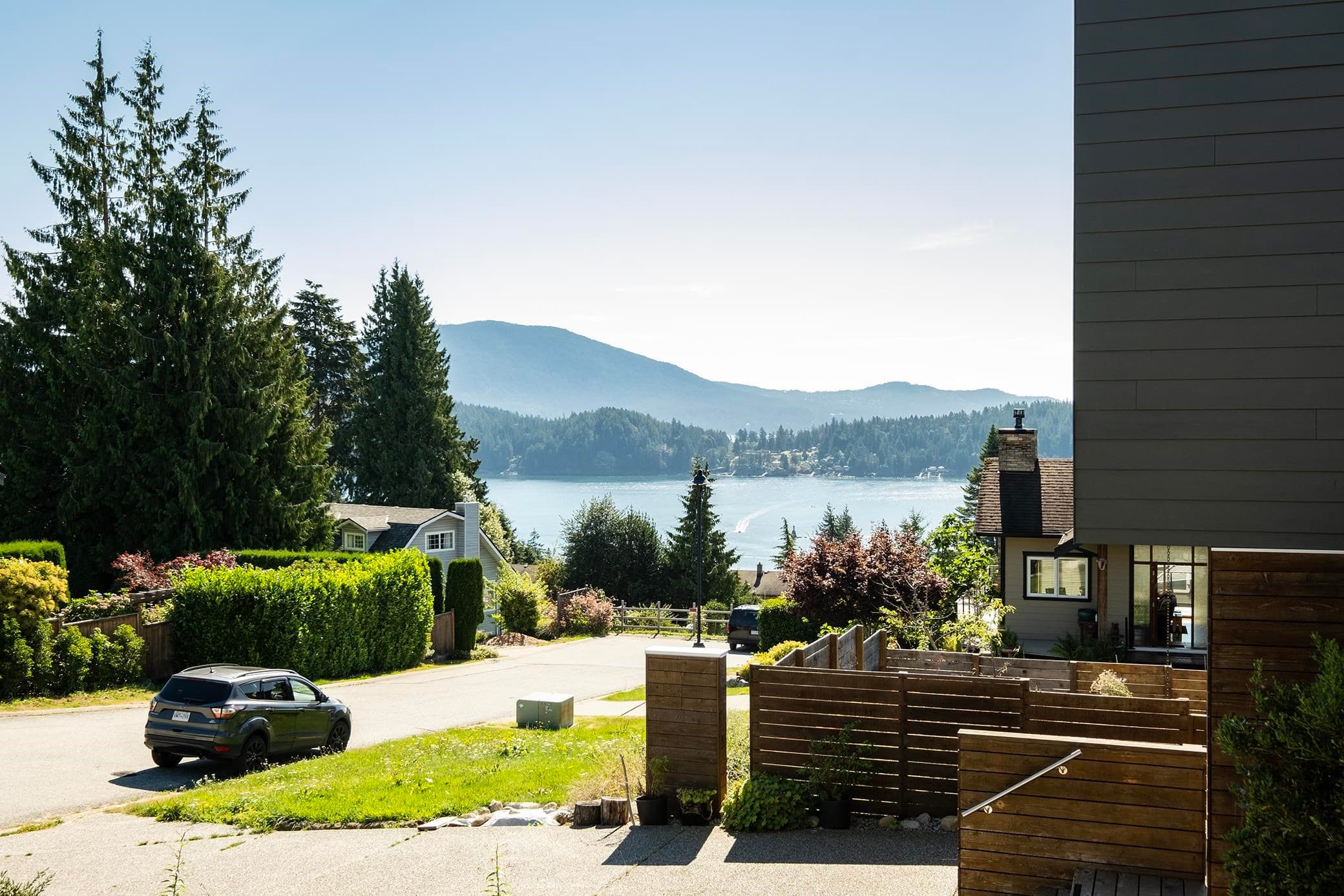 565 Wildwood Crescent, Gibsons, V0N 1V9 — photo 3