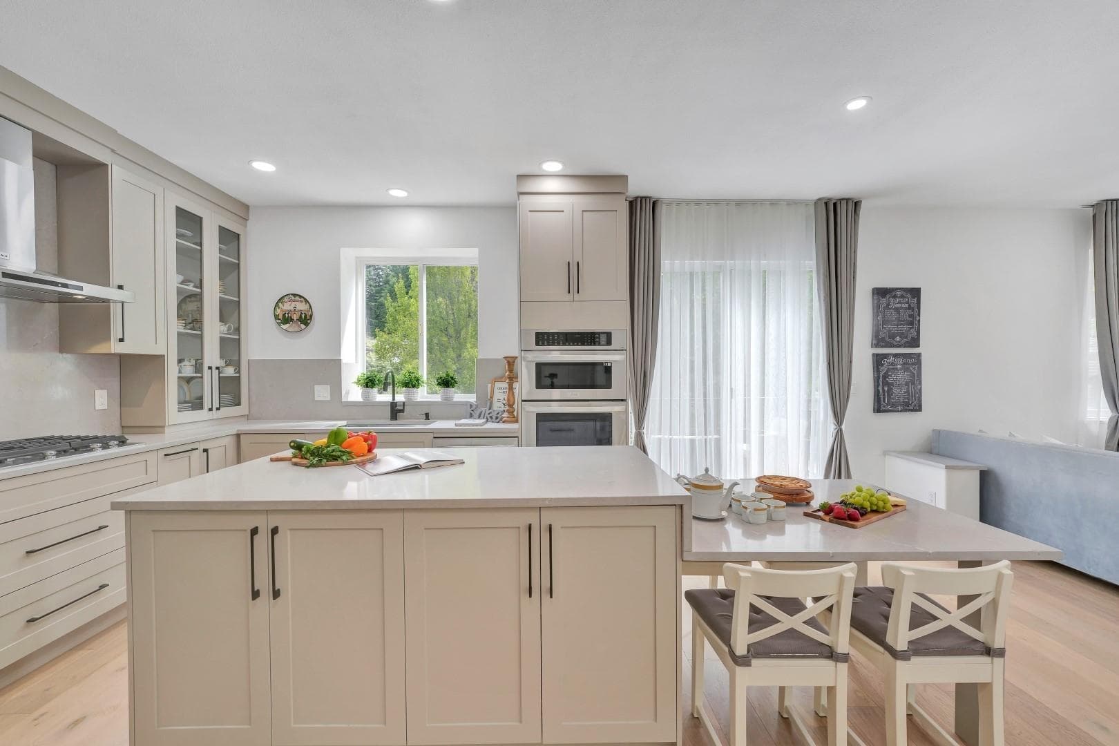 2501 Mica Place, Coquitlam, V3E 3K7 — photo 1
