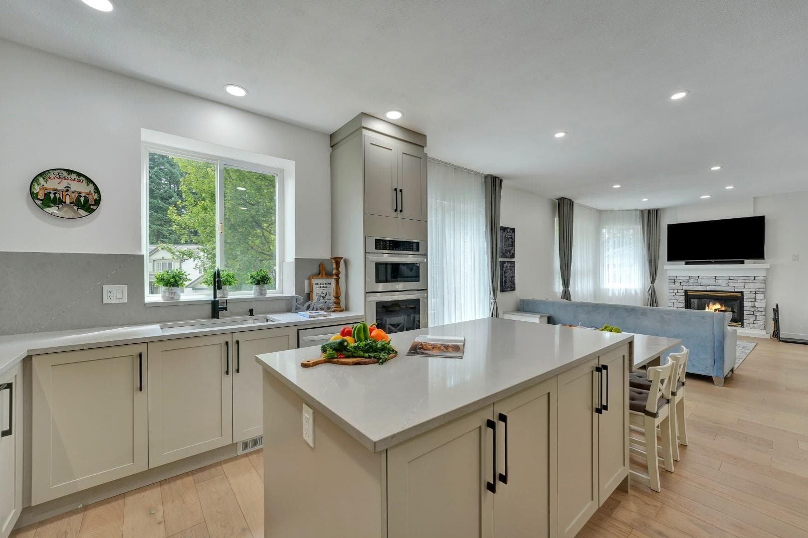 2501 Mica Place, Coquitlam, V3E 3K7 — photo 5
