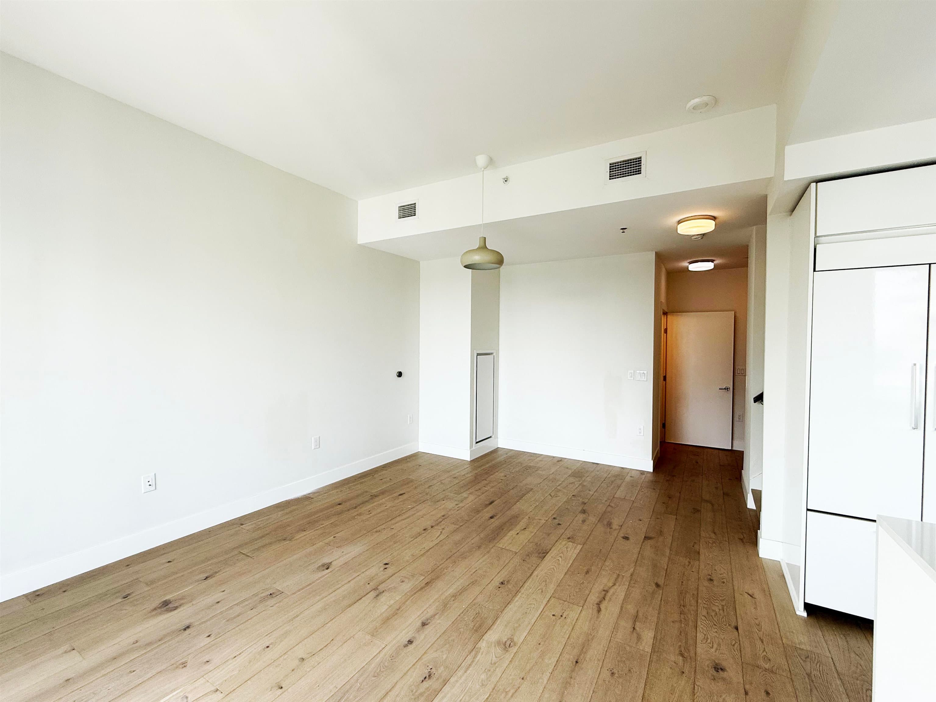 1702 - 8533 River District Crossing, Vancouver, V5S 0H2 — photo 4