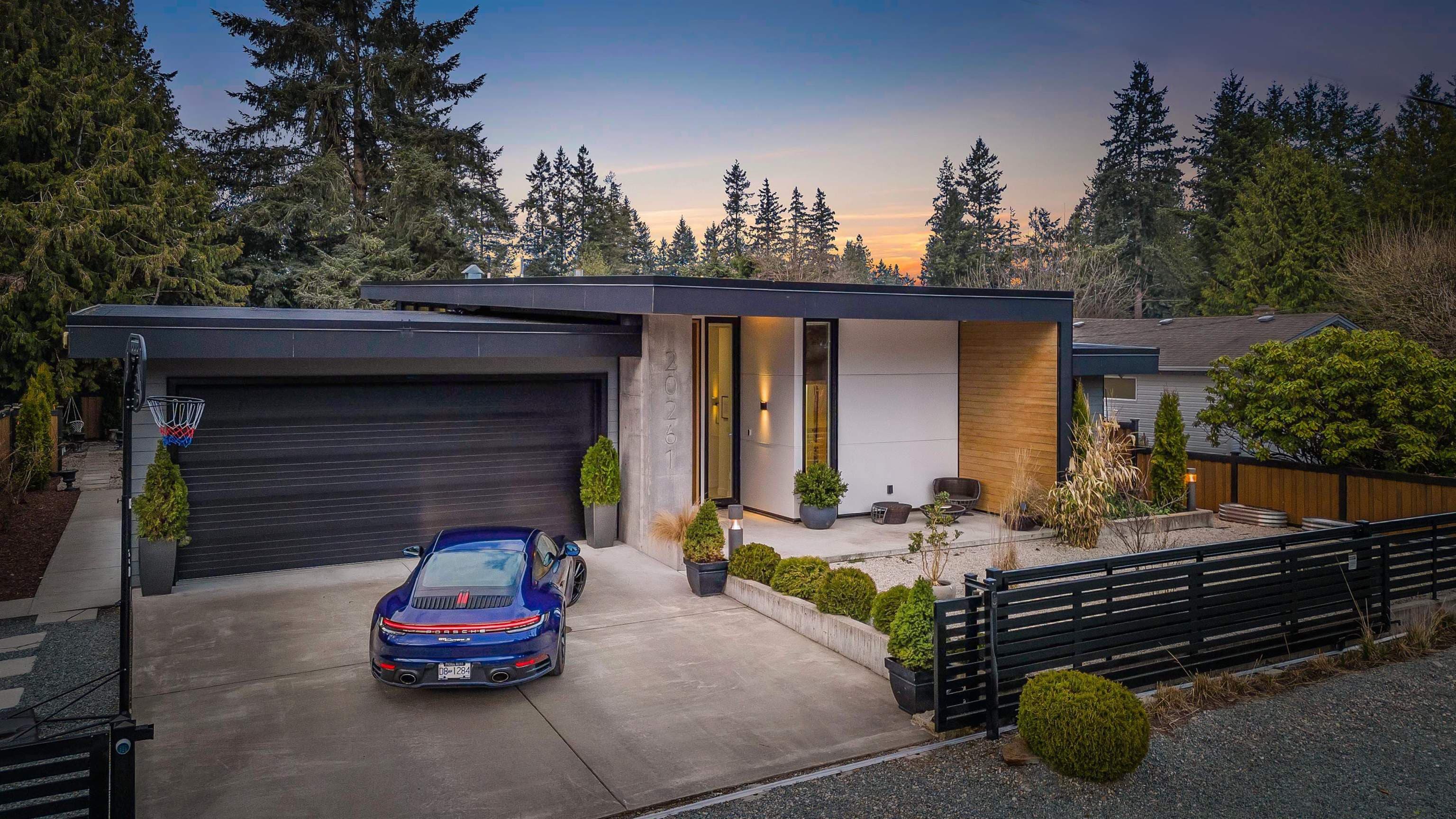 20261 41 Avenue, Langley, V3A 2Z3 — photo 1