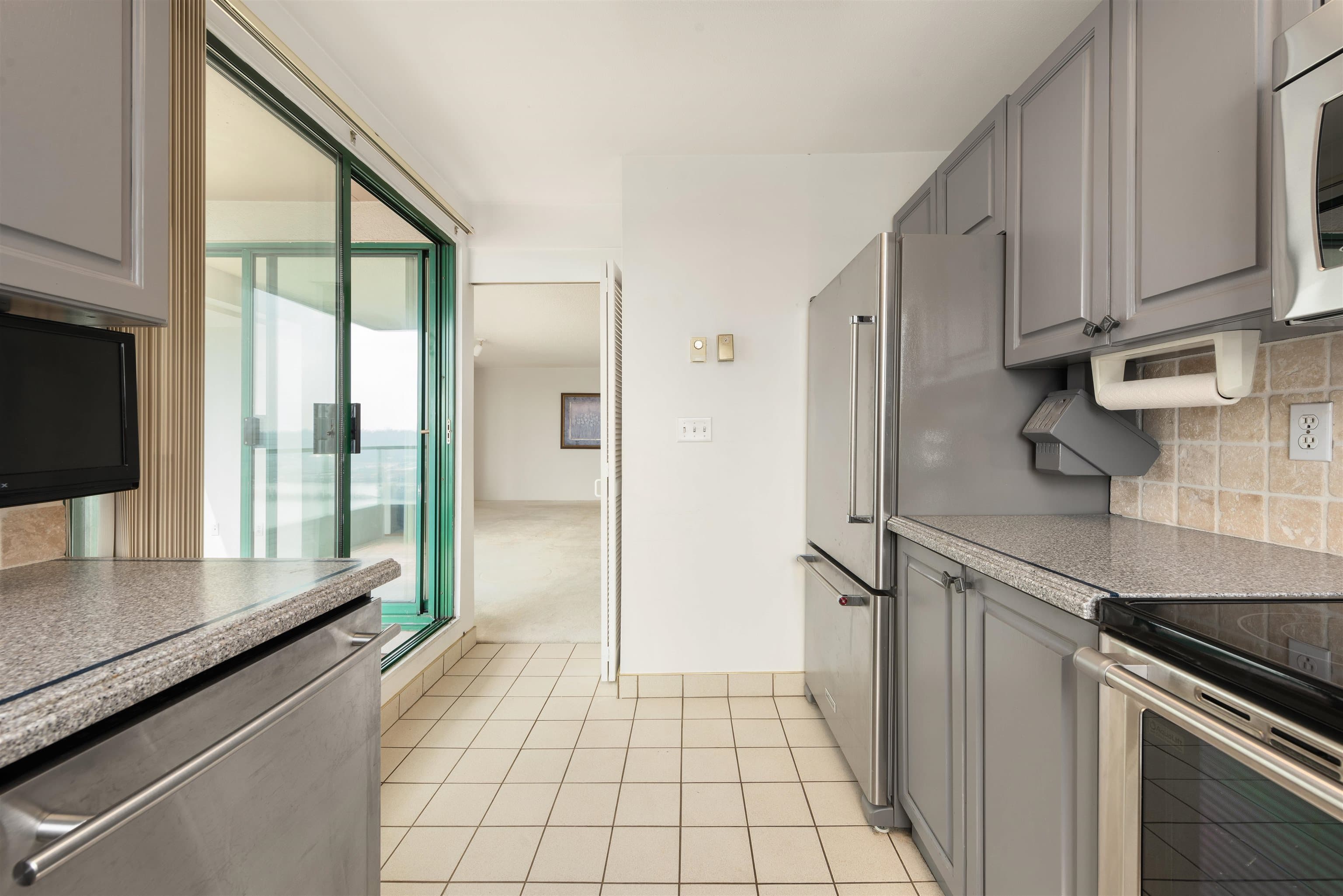 1602 - 420 Carnarvon Street, New Westminster, V3L 5P1 — photo 4