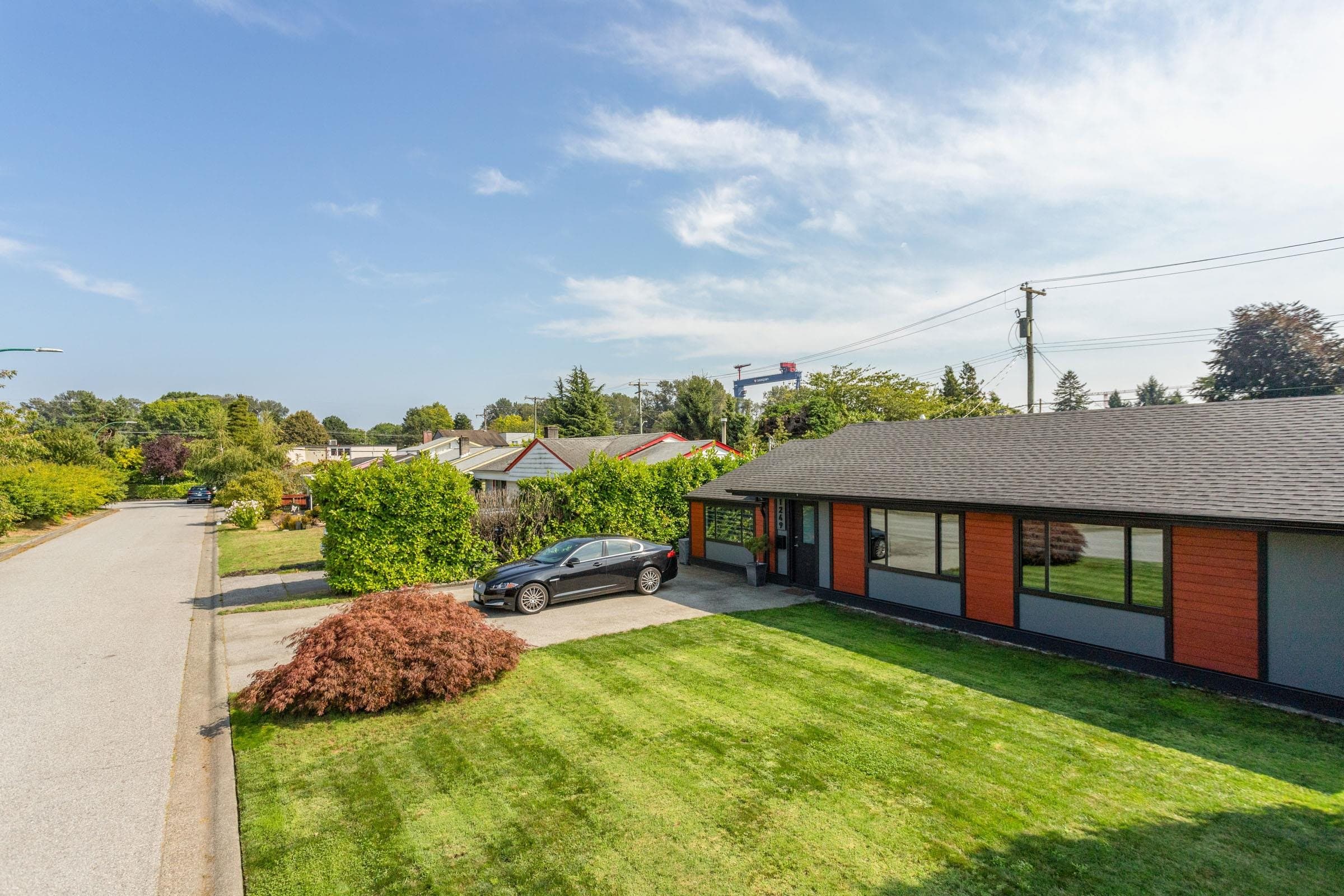 1249 Alderwood Place, North Vancouver, V7P 1K2 — photo 2