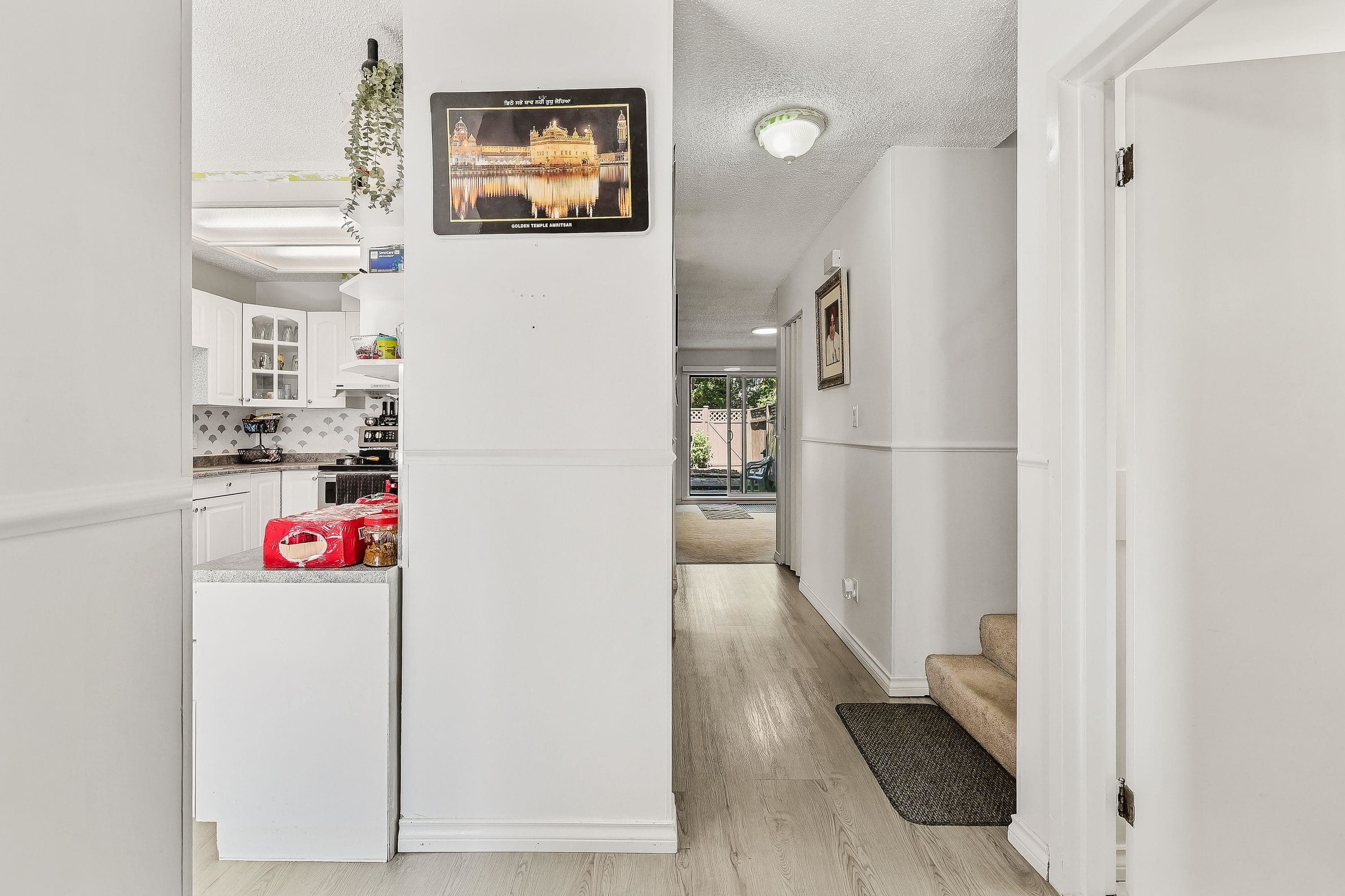13345 70b Avenue, Surrey, V3W 7Z3 — photo 2