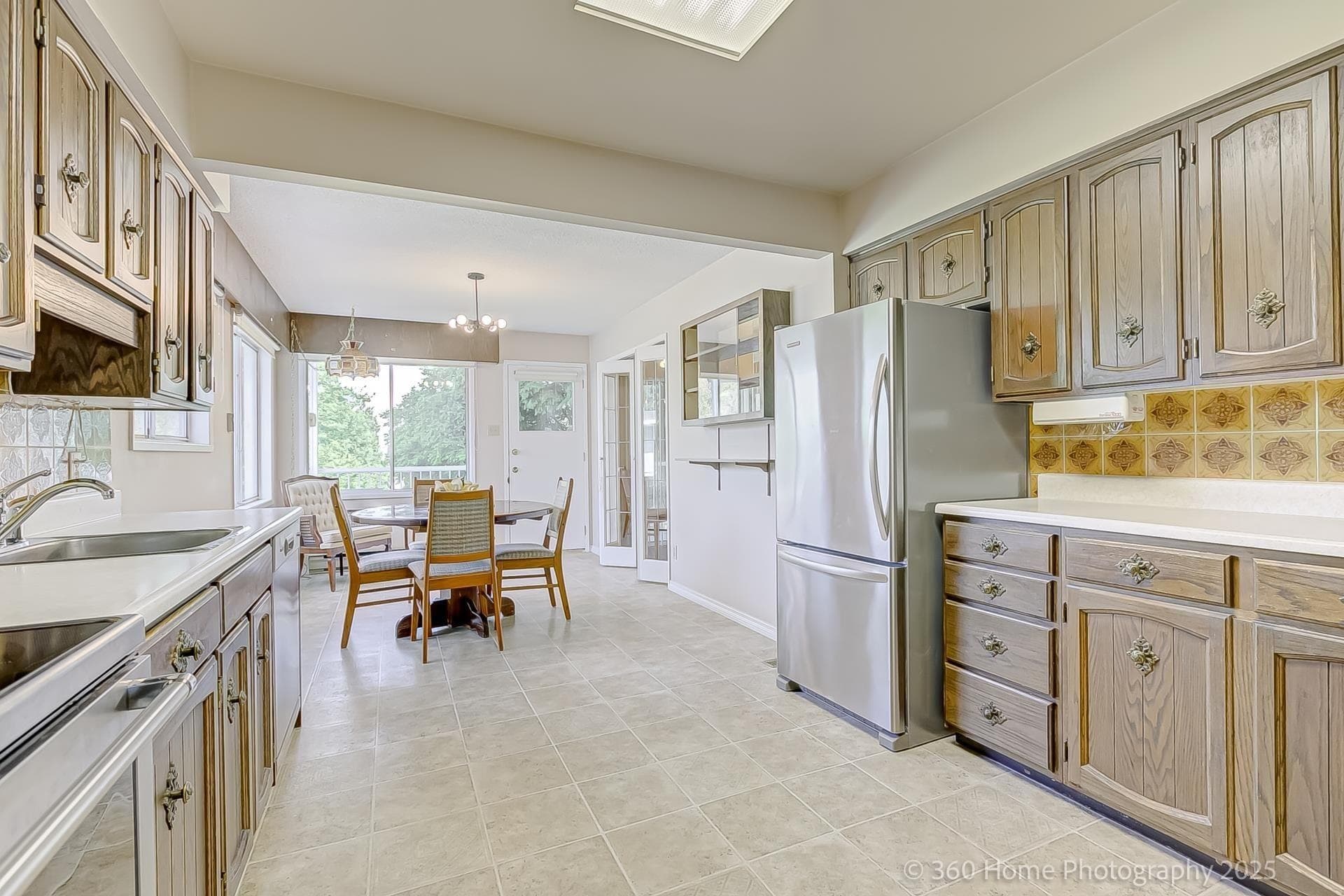 11515 97a Avenue, Surrey, V3V 2G3 — photo 2