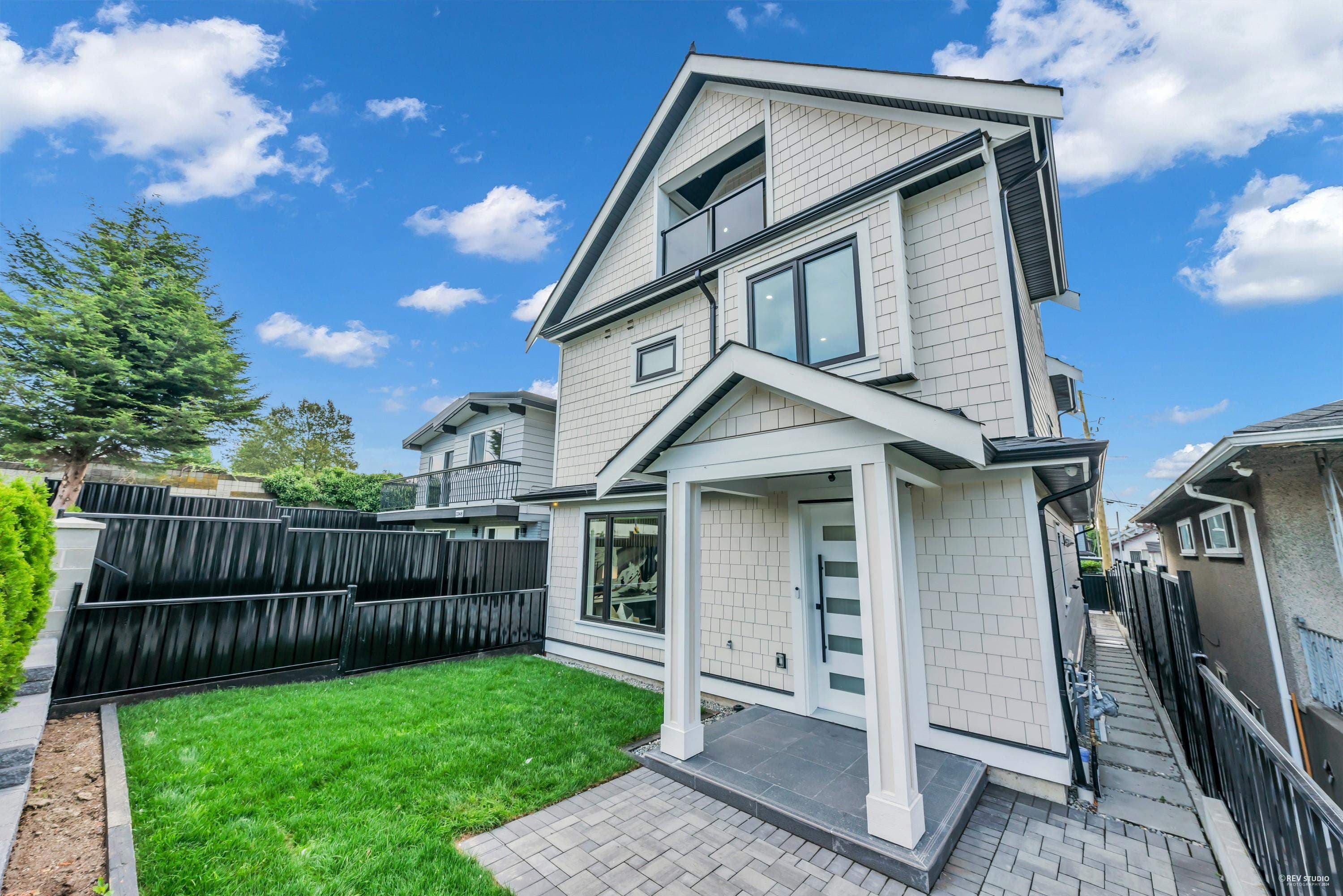 2 - 3344 Adanac Street, Vancouver, V5K 2P3 — photo 3