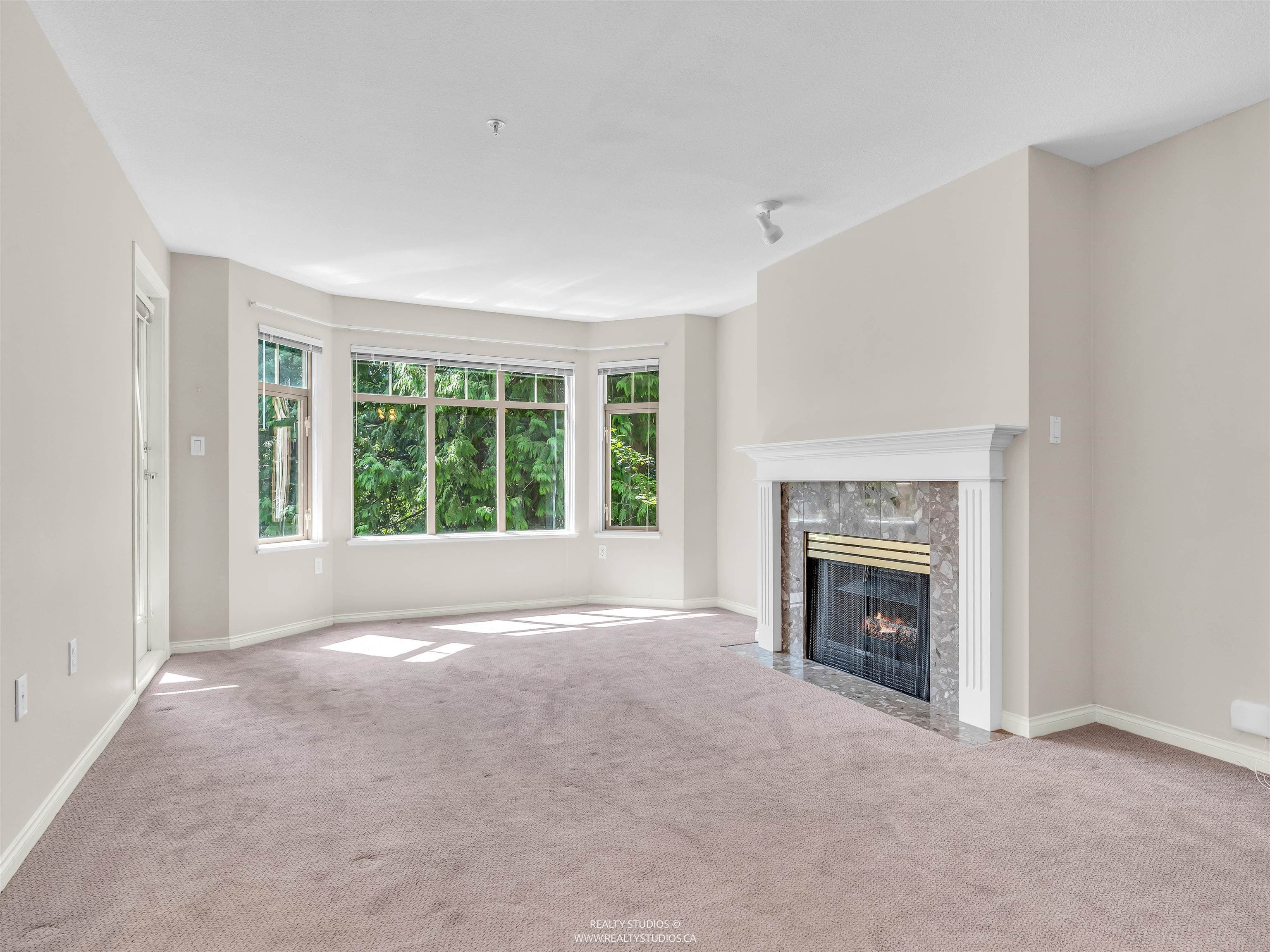 413 - 2059 Chesterfield Avenue, North Vancouver, V7M 2P4 — photo 4