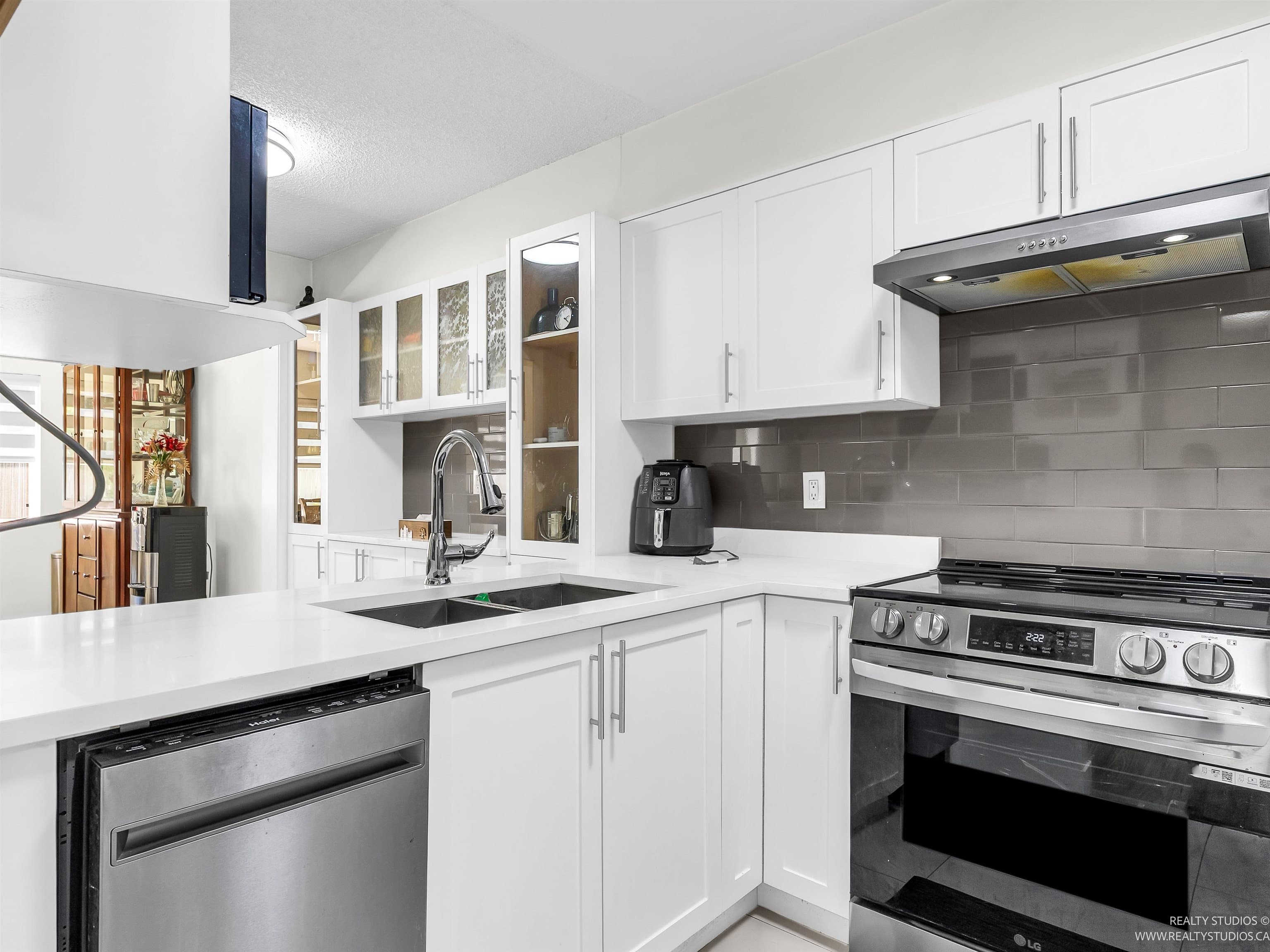 13504 79a Avenue, Surrey, V3W 2Z2 — photo 4