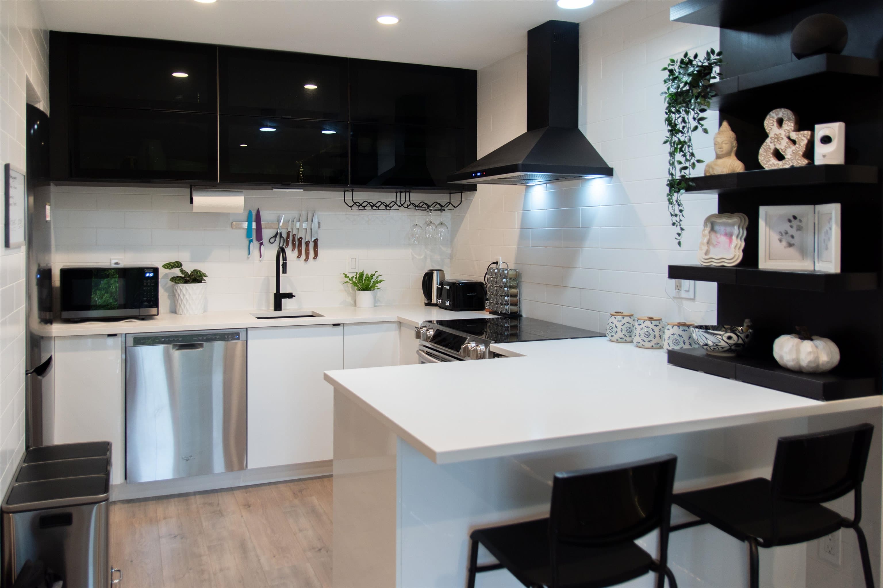 402 - 1718 Nelson Street, Vancouver, V6G 1M8 — photo 1