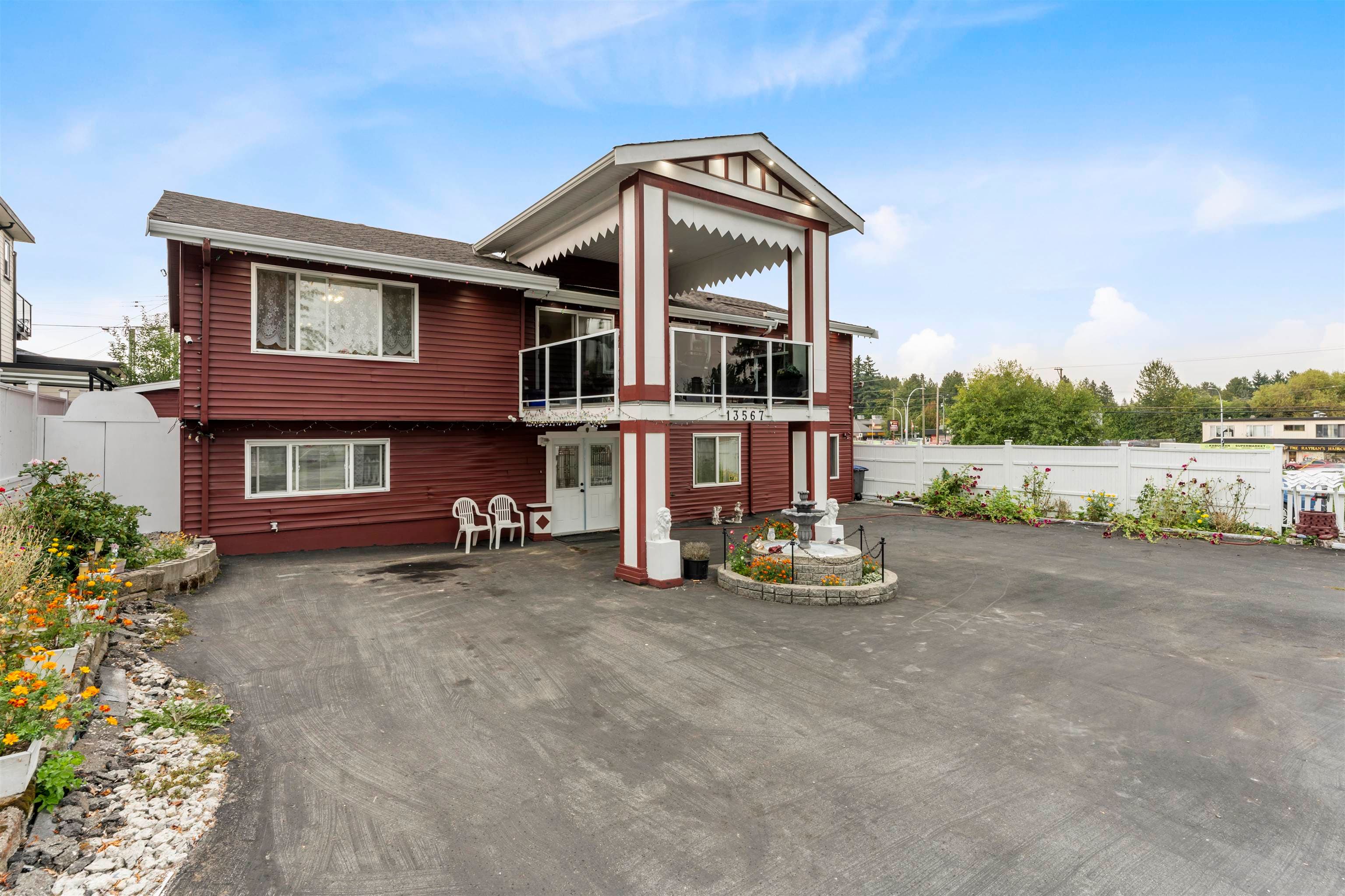 13567 67a Avenue, Surrey, V3W 2C1 — photo 3