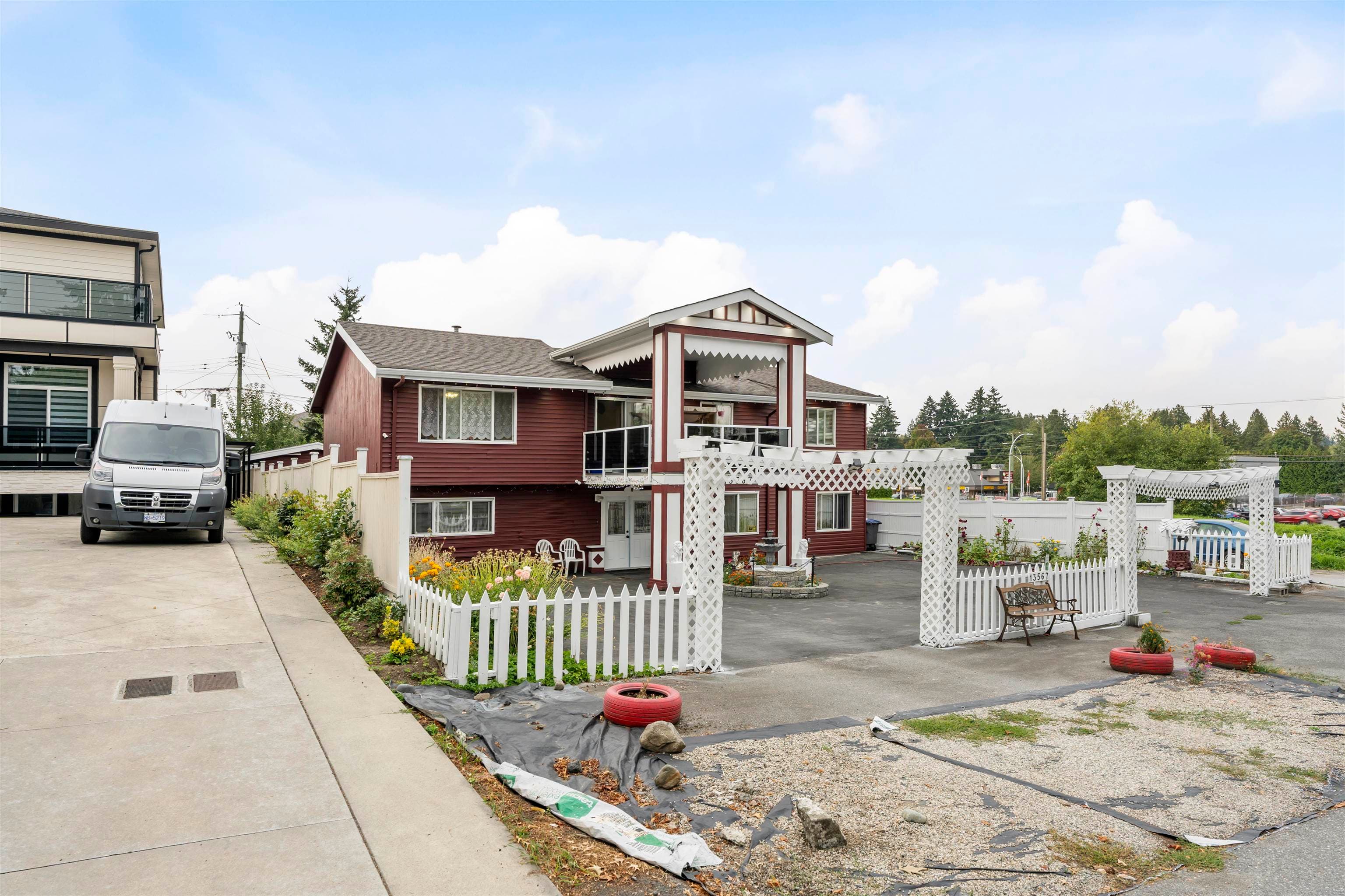 13567 67a Avenue, Surrey, V3W 2C1 — photo 5