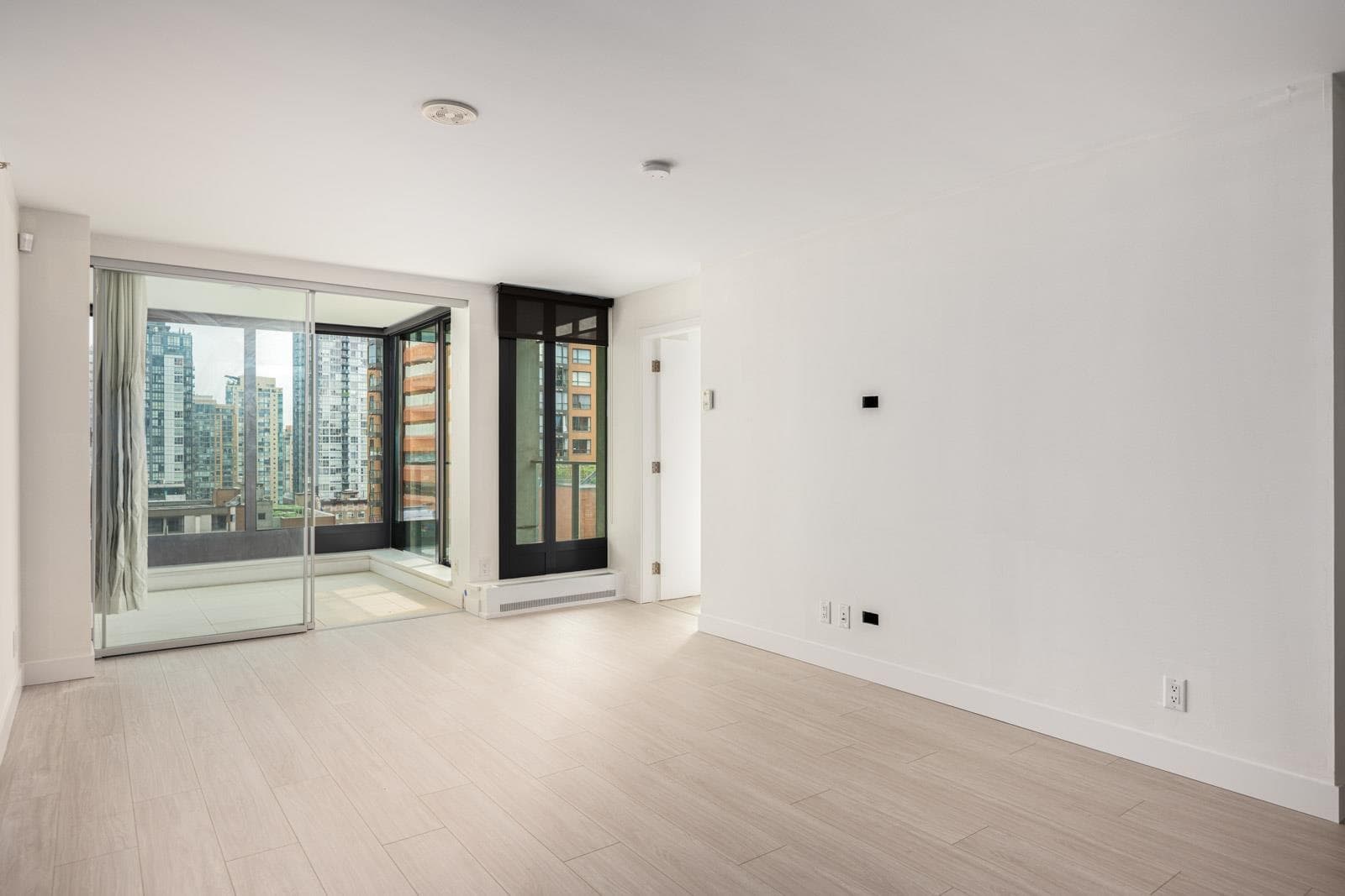 1204 - 1133 Hornby Street, Vancouver, V6Z 1W1 — photo 4