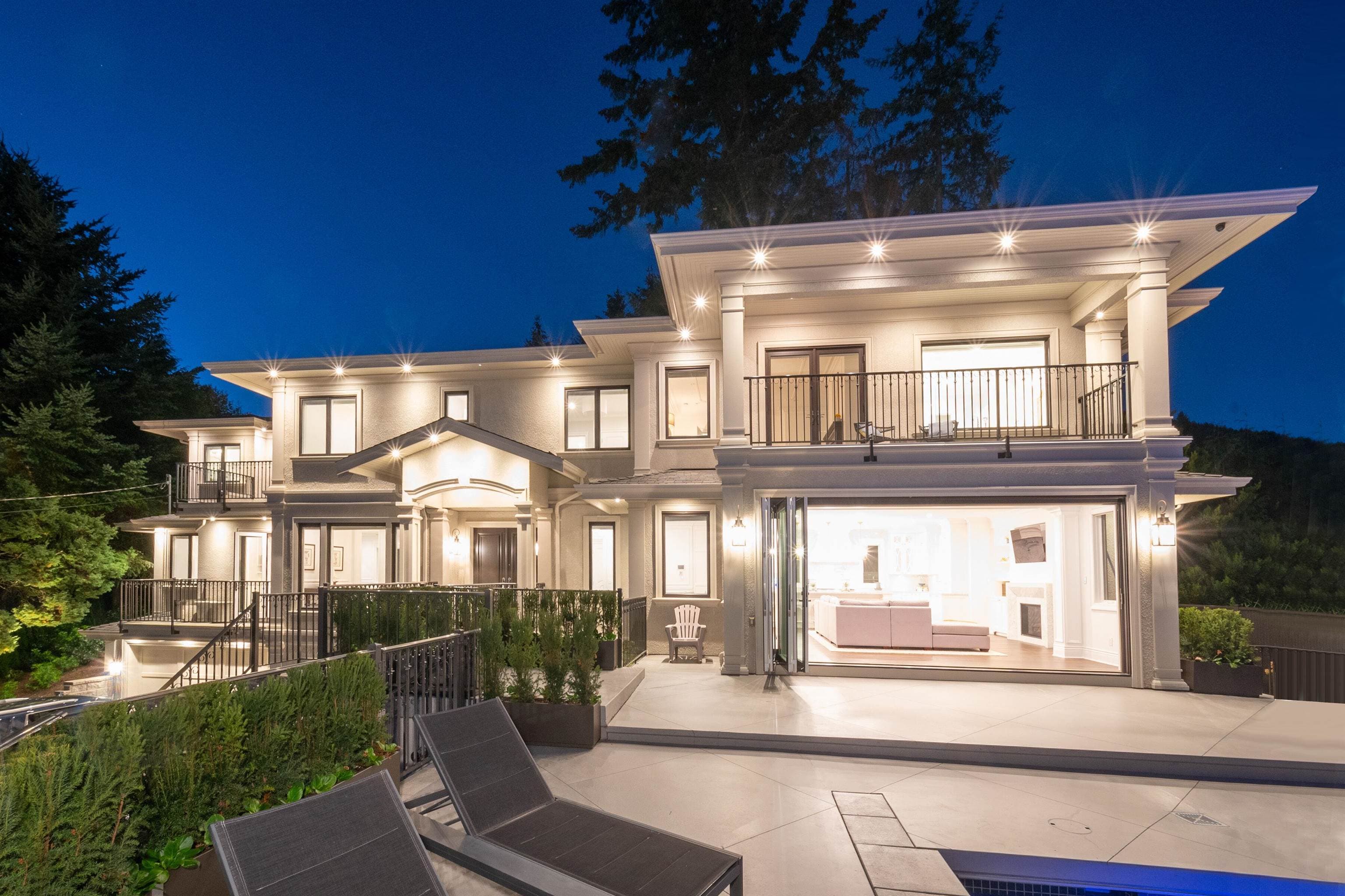 4135 Burkehill Place, West Vancouver, V7V 3M8 — photo 2