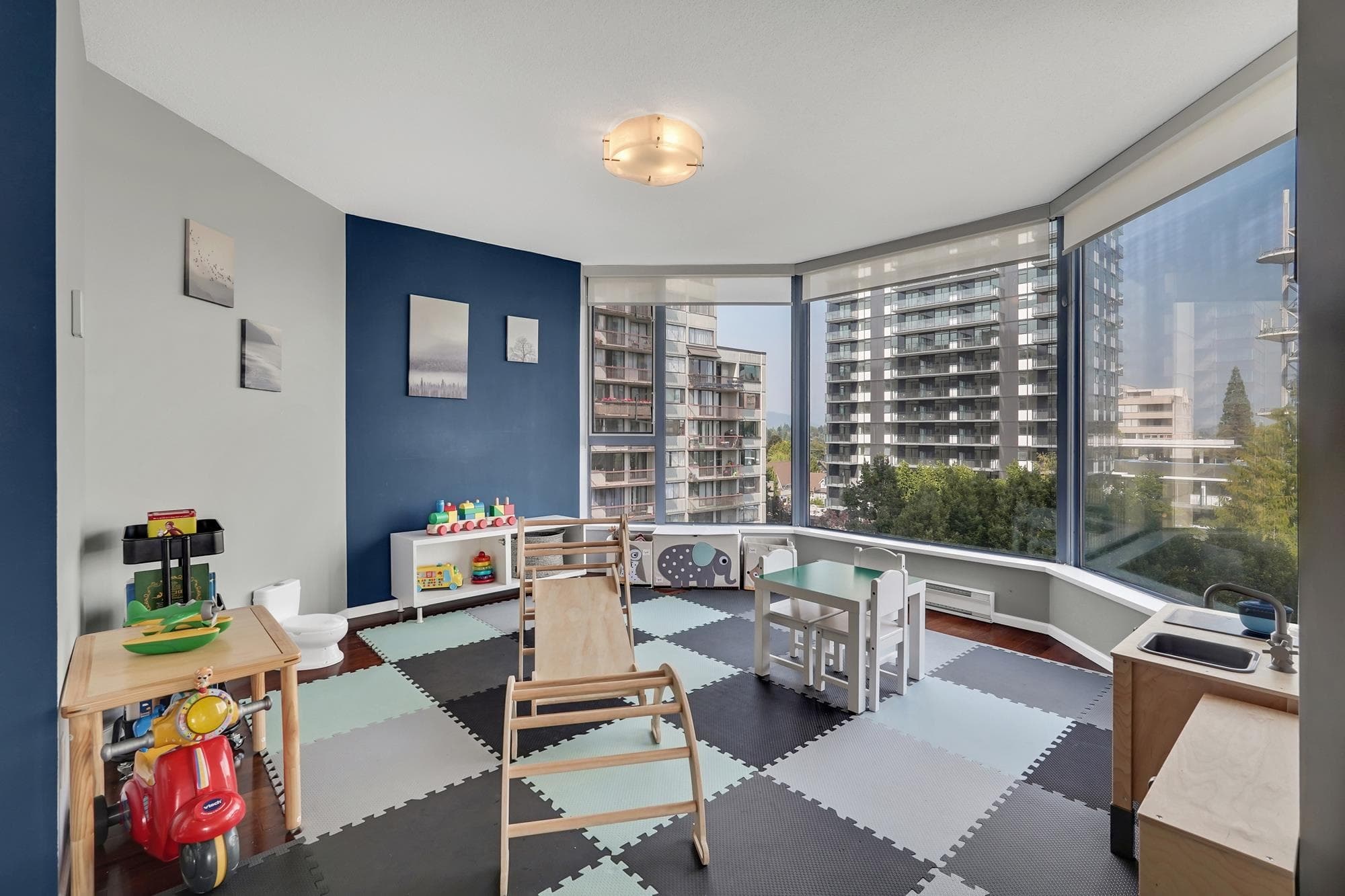 803 - 719 Princess Street, New Westminster, V3M 6T9 — photo 2