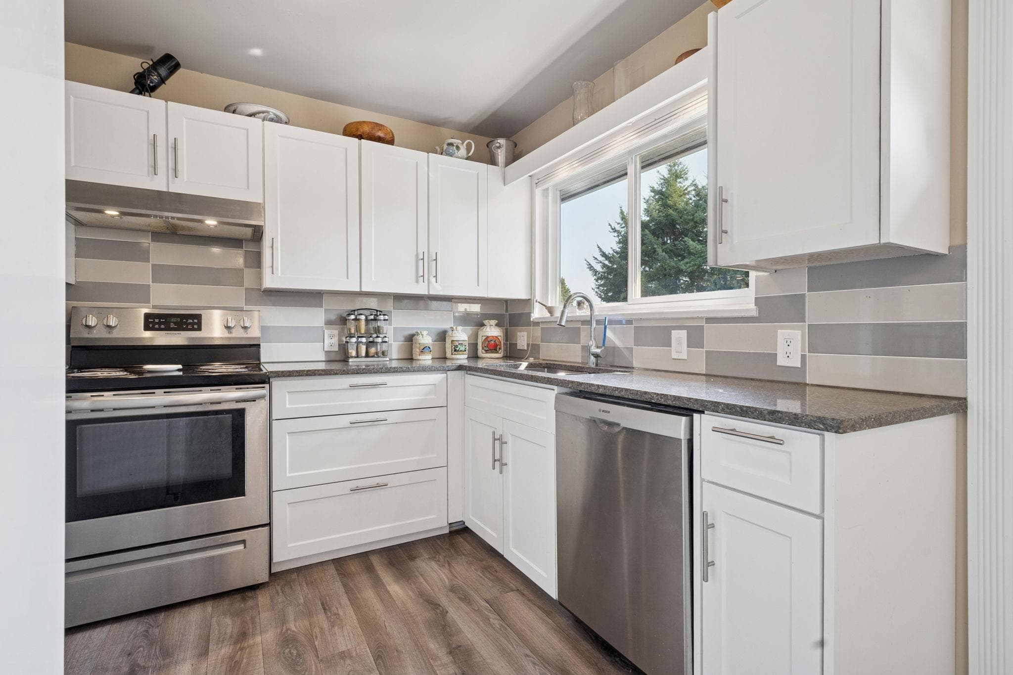 1610 Smith Avenue, Coquitlam, V3J 2Y3 — photo 5