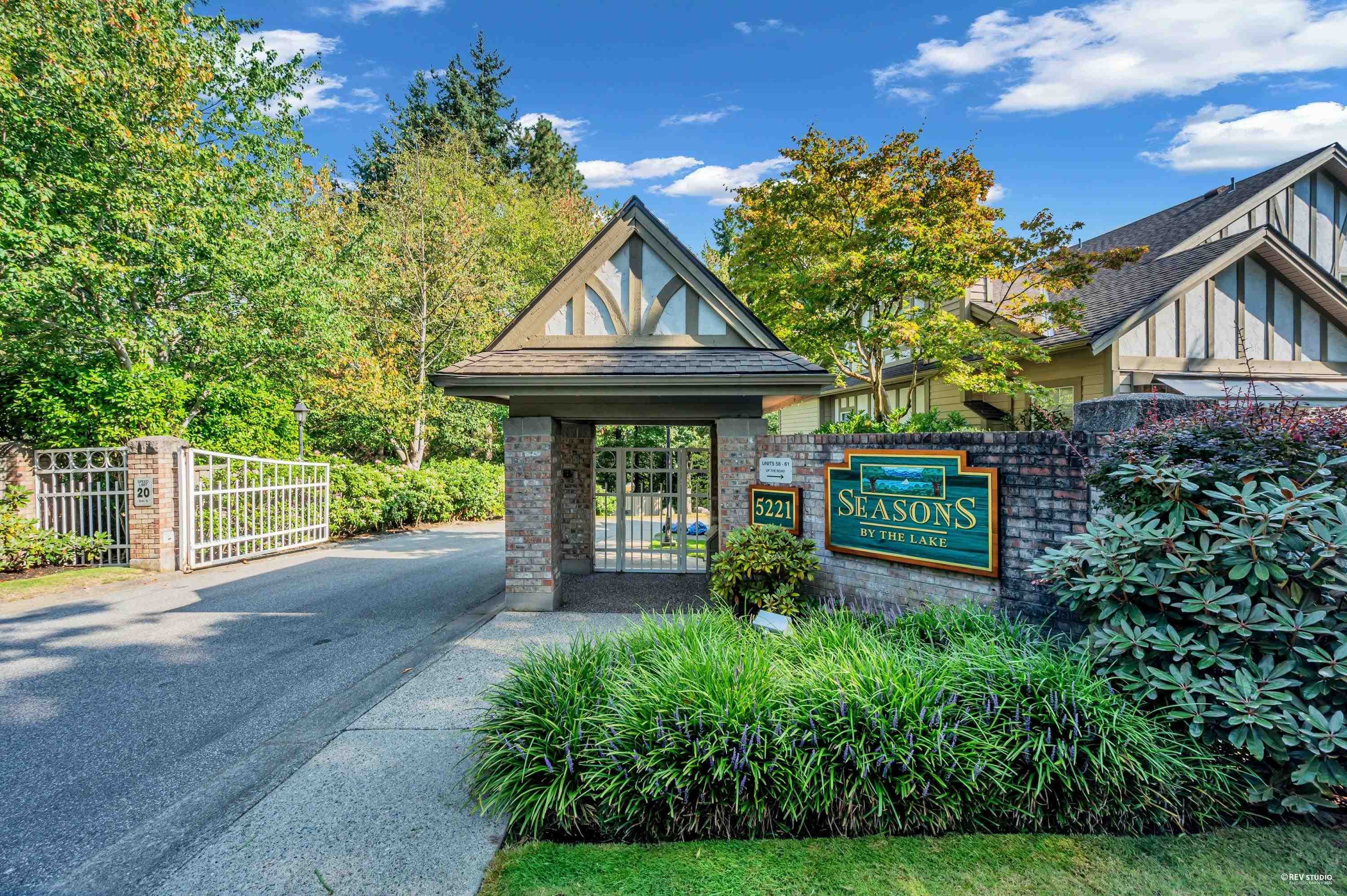 34 - 5221 Oakmount Crescent, Burnaby, V5H 4R4 — photo 2