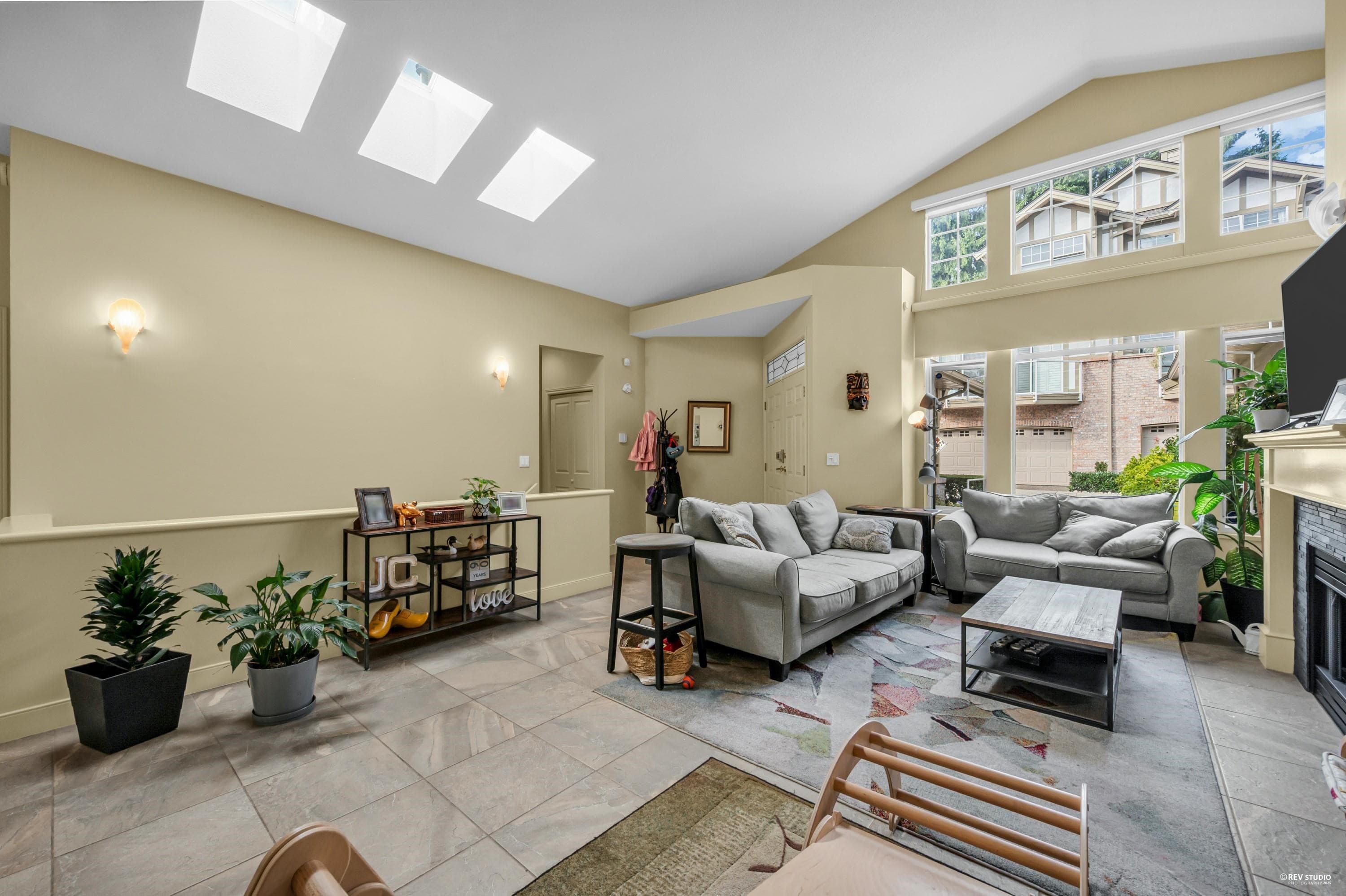 34 - 5221 Oakmount Crescent, Burnaby, V5H 4R4 — photo 5