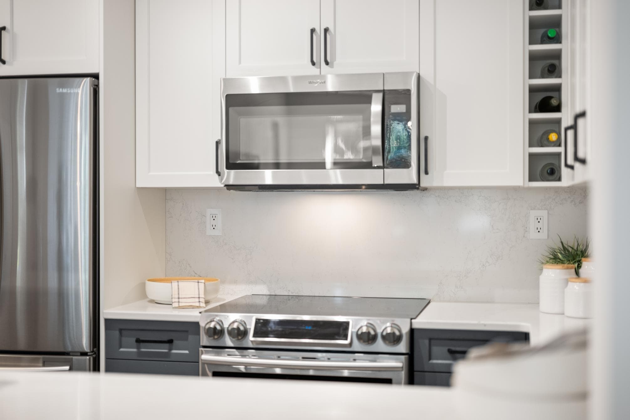 301 - 285 Ross Drive, New Westminster, V3L 0B9 — photo 2