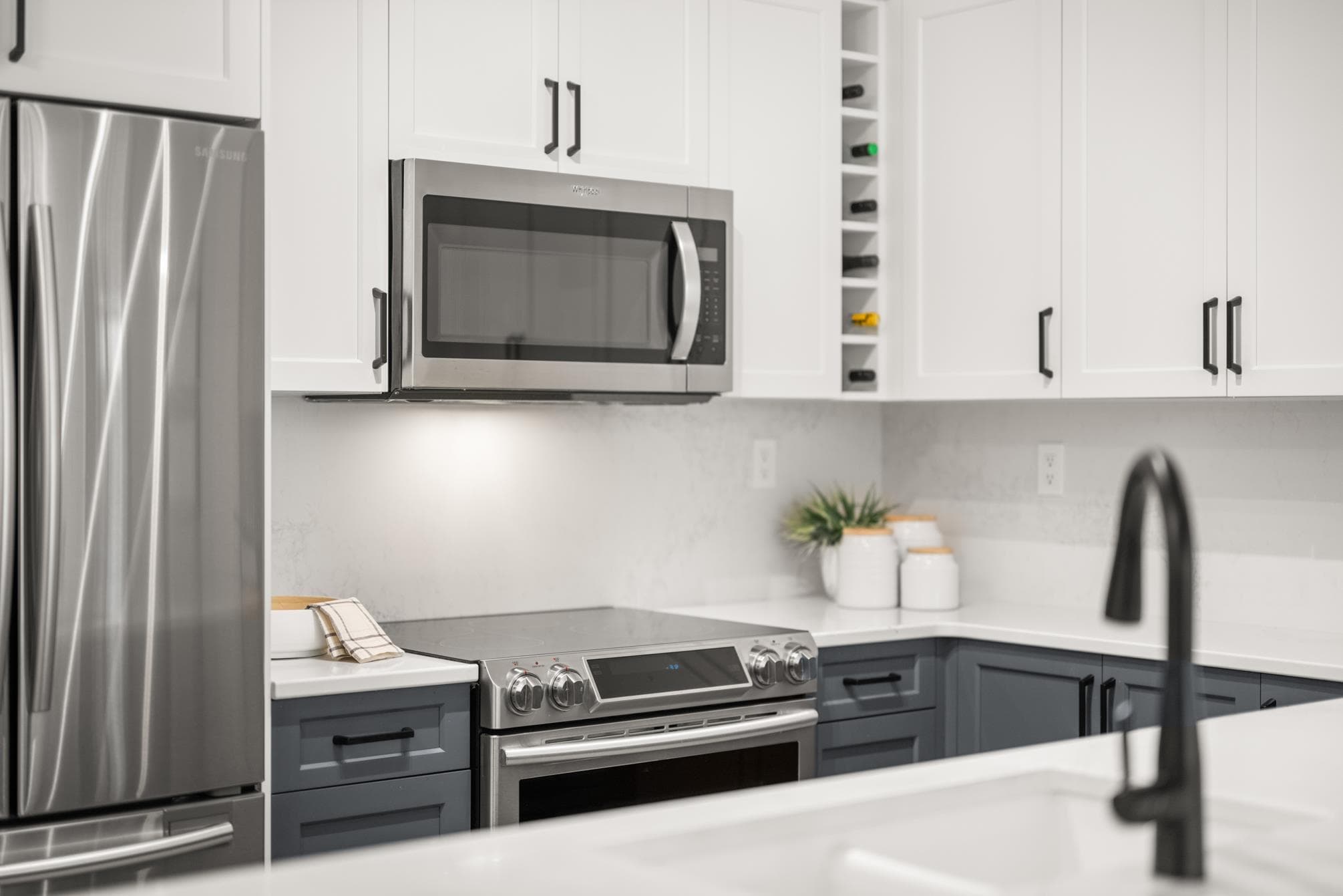 301 - 285 Ross Drive, New Westminster, V3L 0B9 — photo 3
