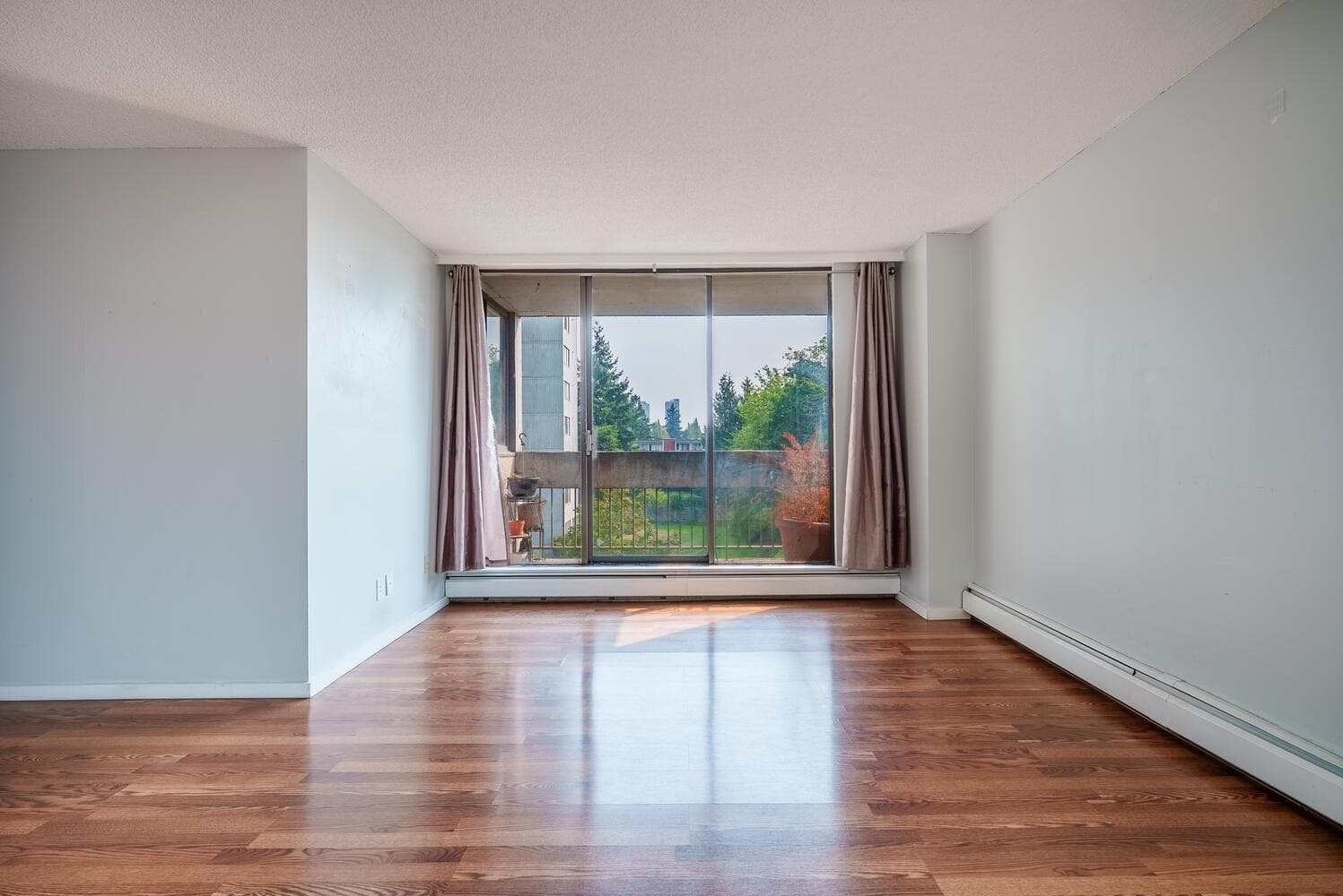 403 - 4105 Imperial Street, Burnaby, V5J 1A6 — photo 4