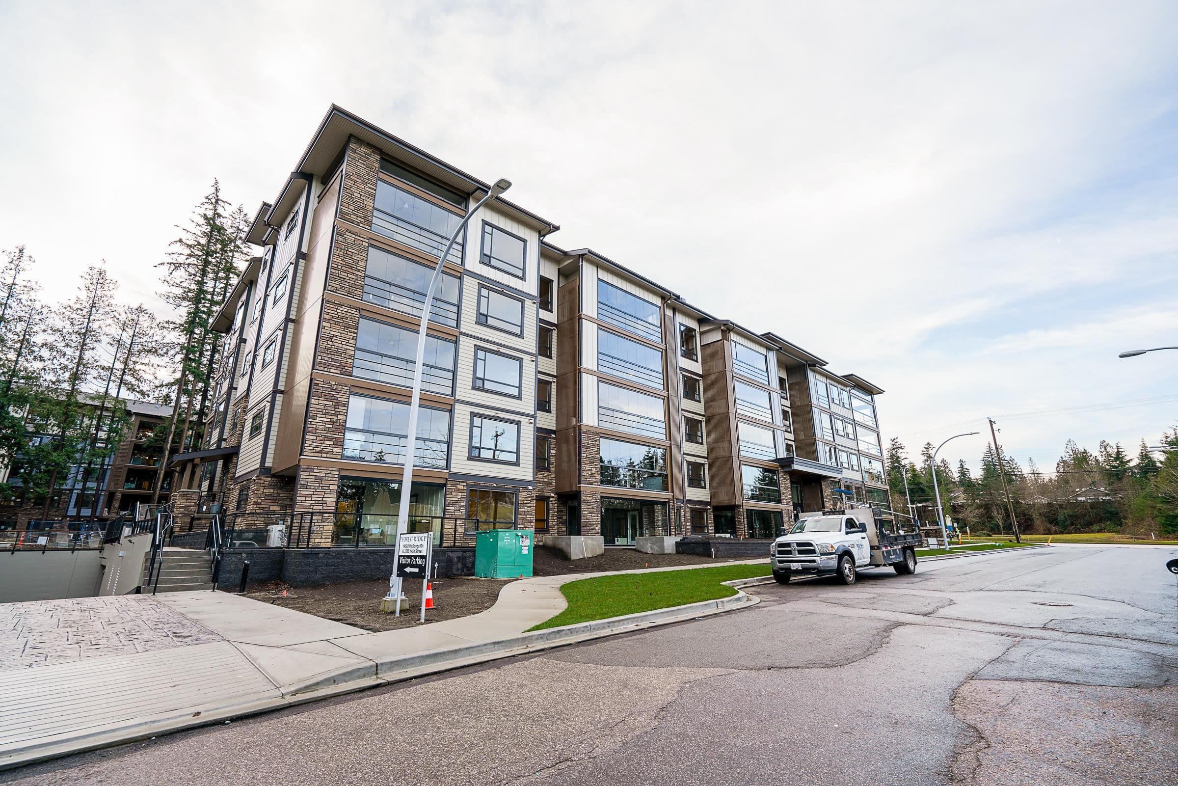 409 - 14588 Mcdougall Drive, Surrey, V4P 0H1 — photo 2