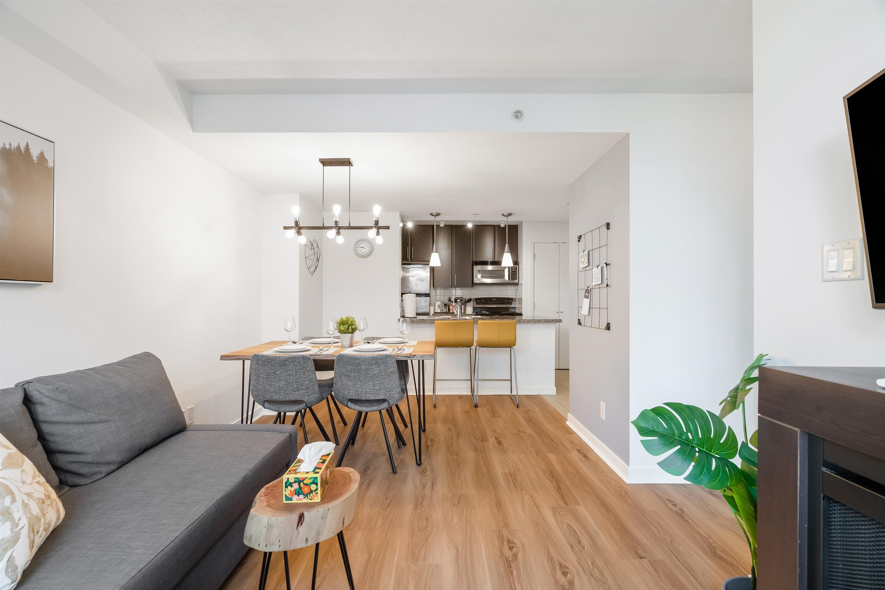 517 - 618 Abbott Street, Vancouver, V6B 0C1 — photo 2