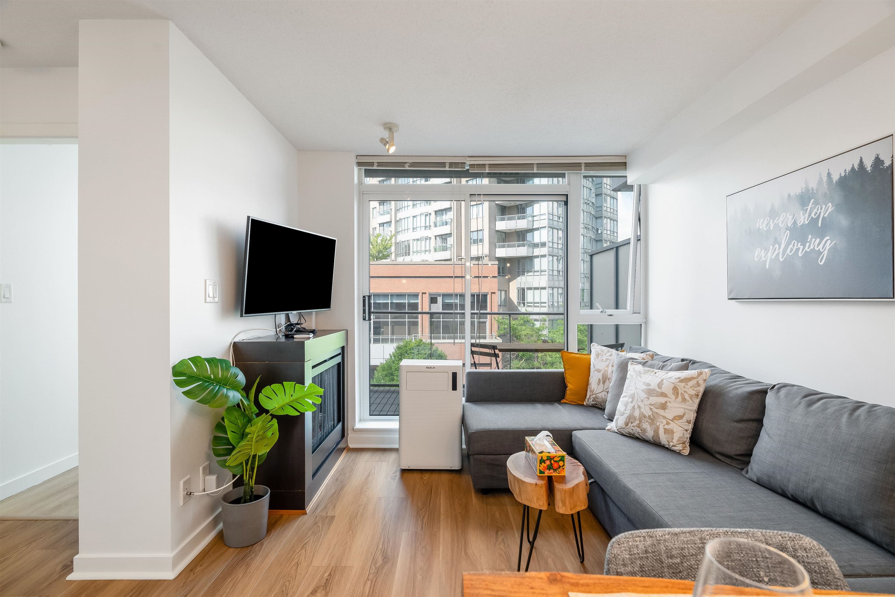 517 - 618 Abbott Street, Vancouver, V6B 0C1 — photo 4