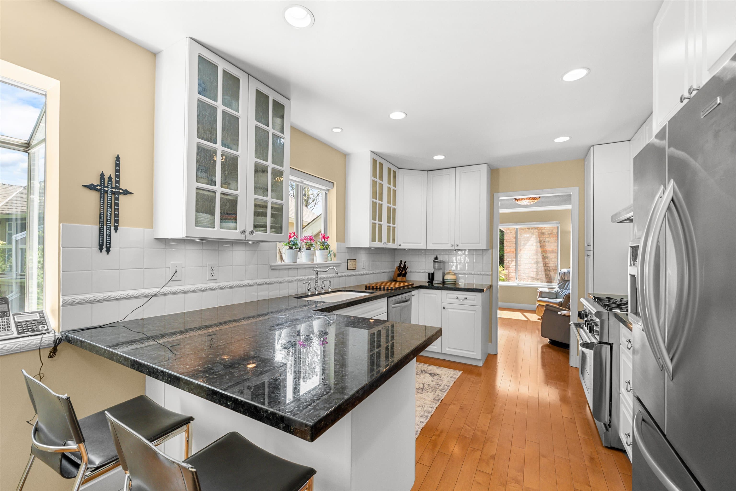 22 - 72 Jamieson Court, New Westminster, V3L 5R6 — photo 3