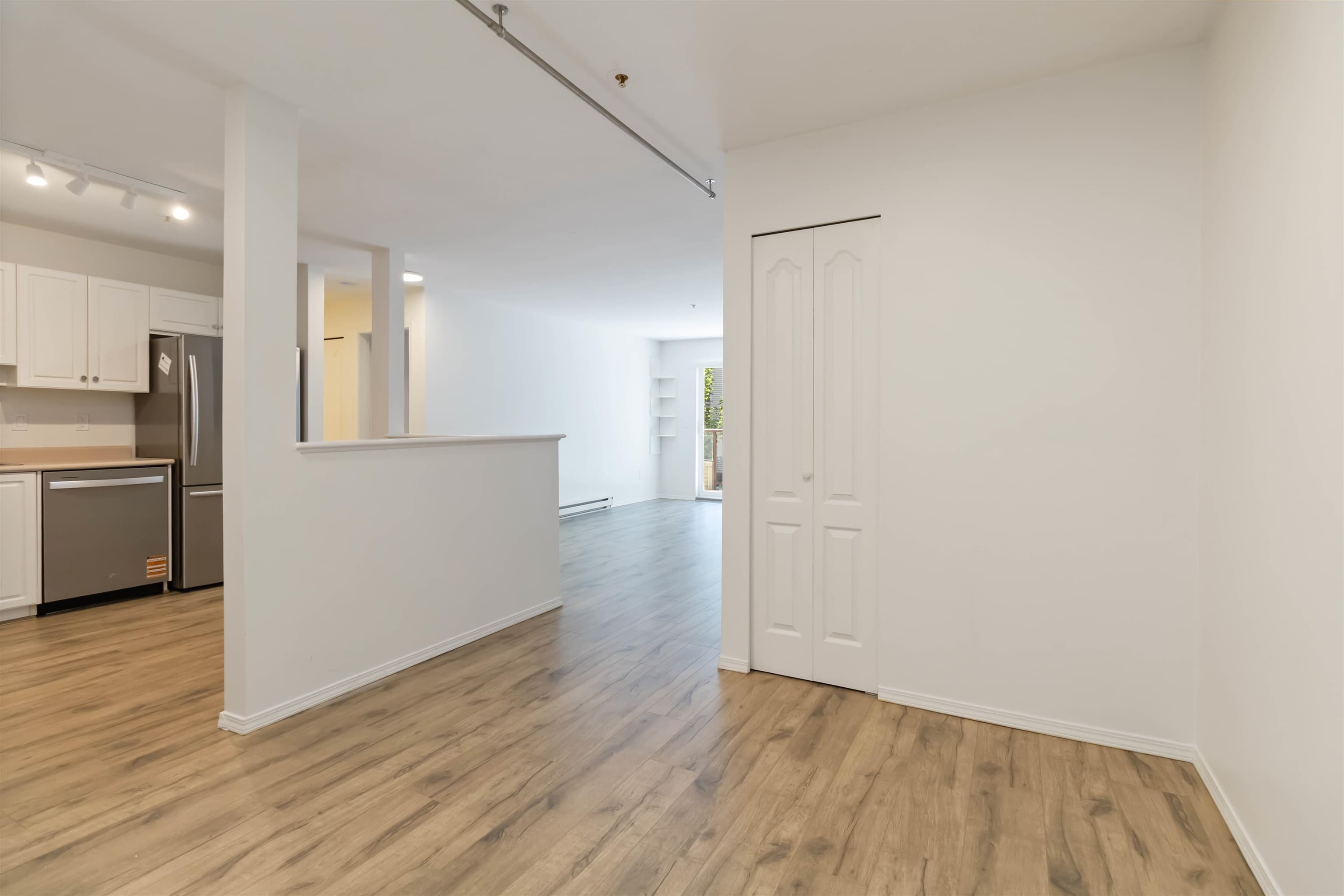 208 - 45520 Knight Road, Chilliwack, V2R 3Z2 — photo 5