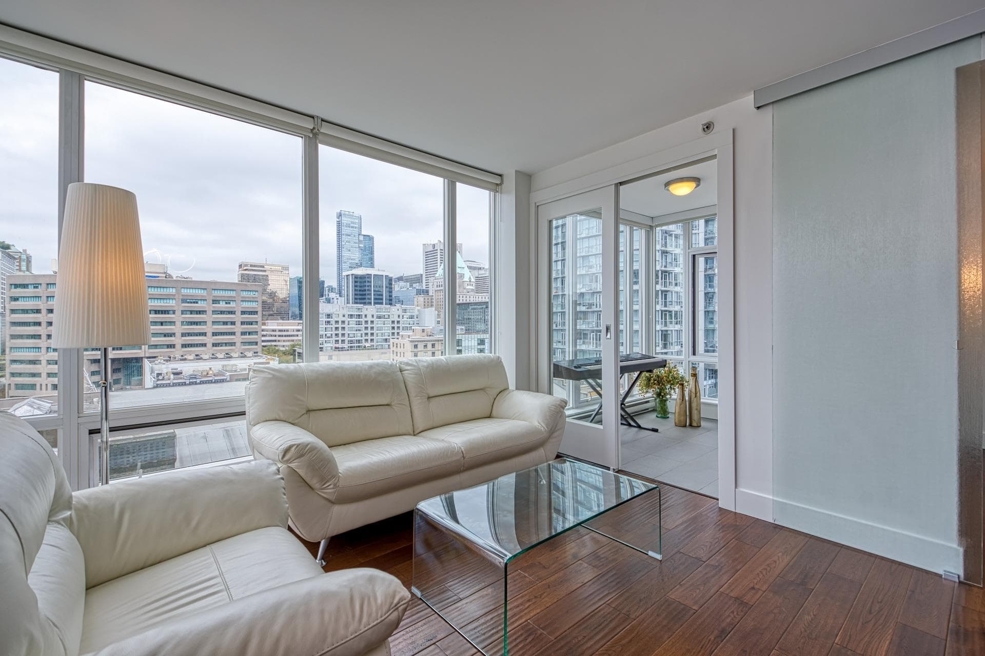 1104 - 565 Smithe Street, Vancouver, V6B 0E4 — photo 3