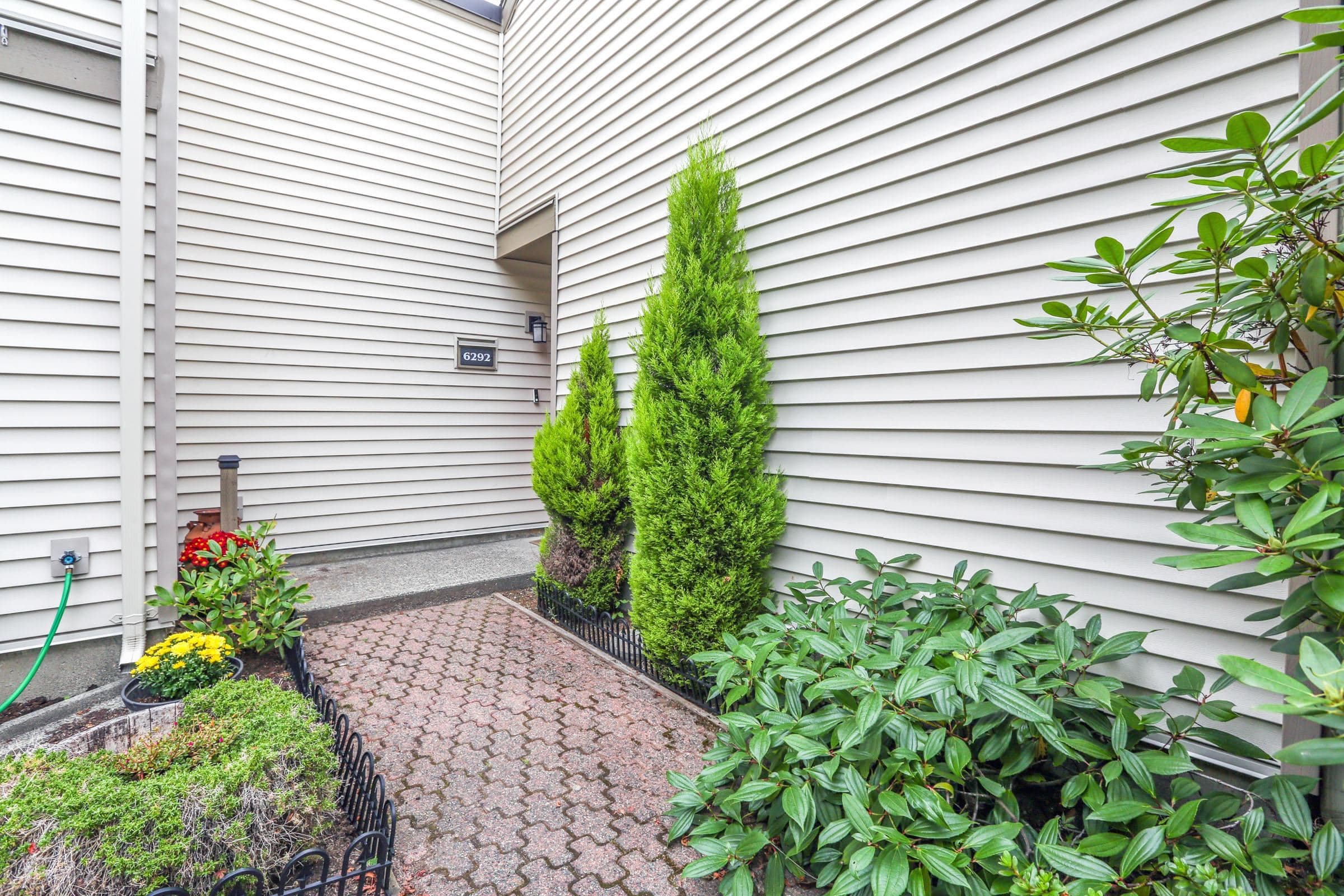 6292 W Greenside Drive, Surrey, V3S 5M8 — photo 2