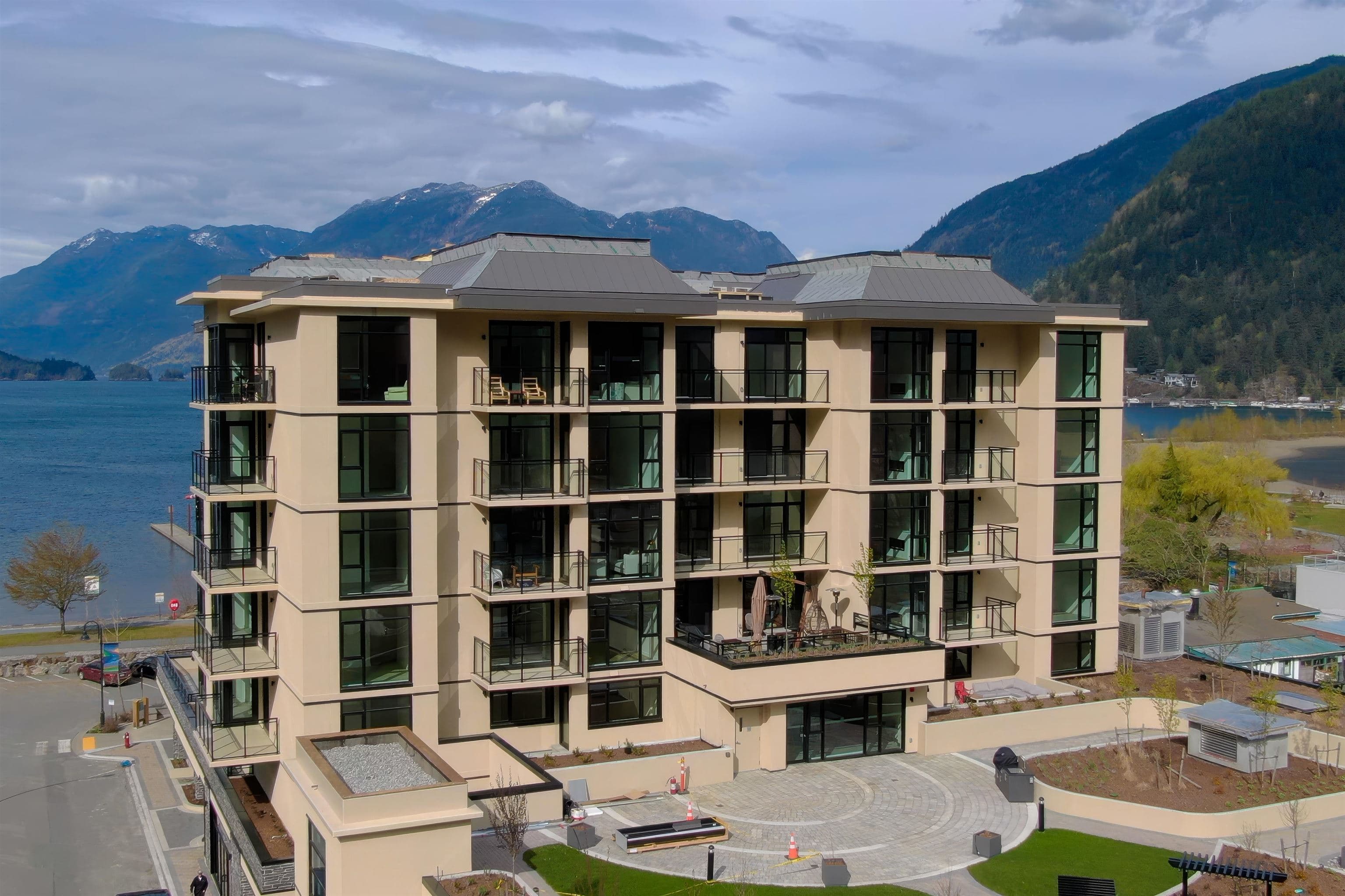 605 - 120 Esplanade Avenue, Harrison Hot Springs