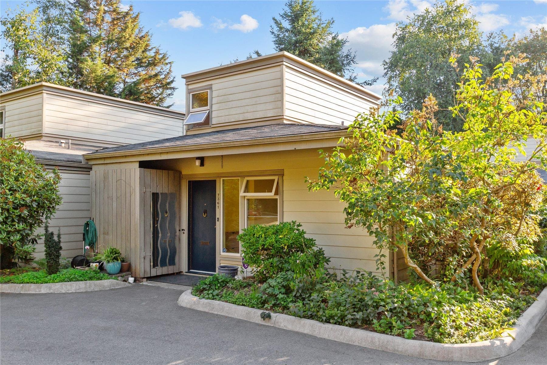 7361 Liard Place, Vancouver, V5S 4A3 — photo 2