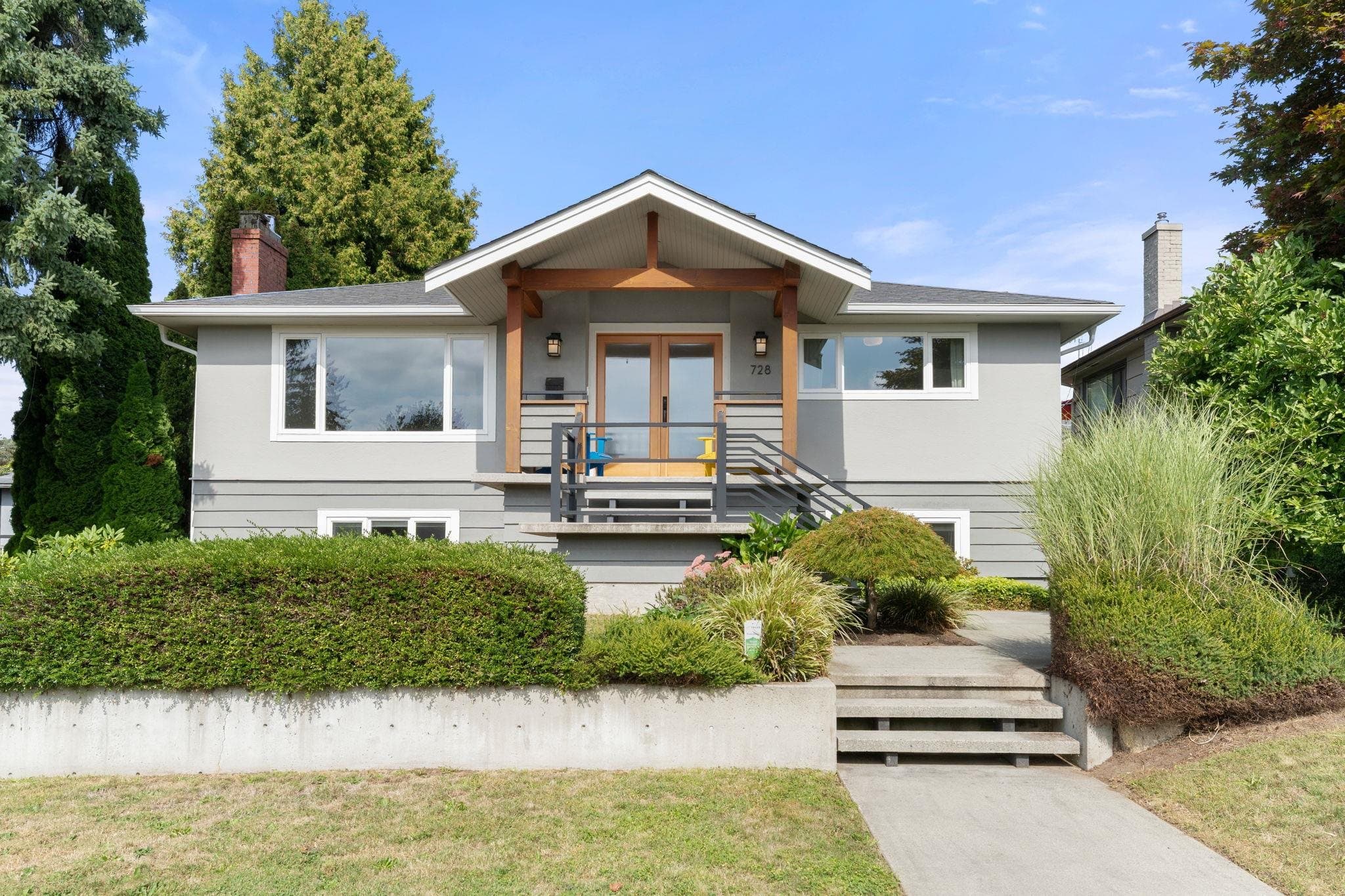 728 E 6th Street, North Vancouver