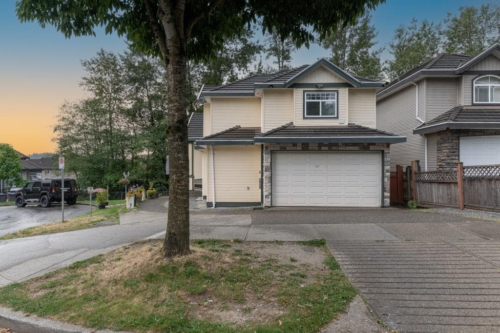 14490 67b Avenue, Surrey, V3S 0T3 — photo 4