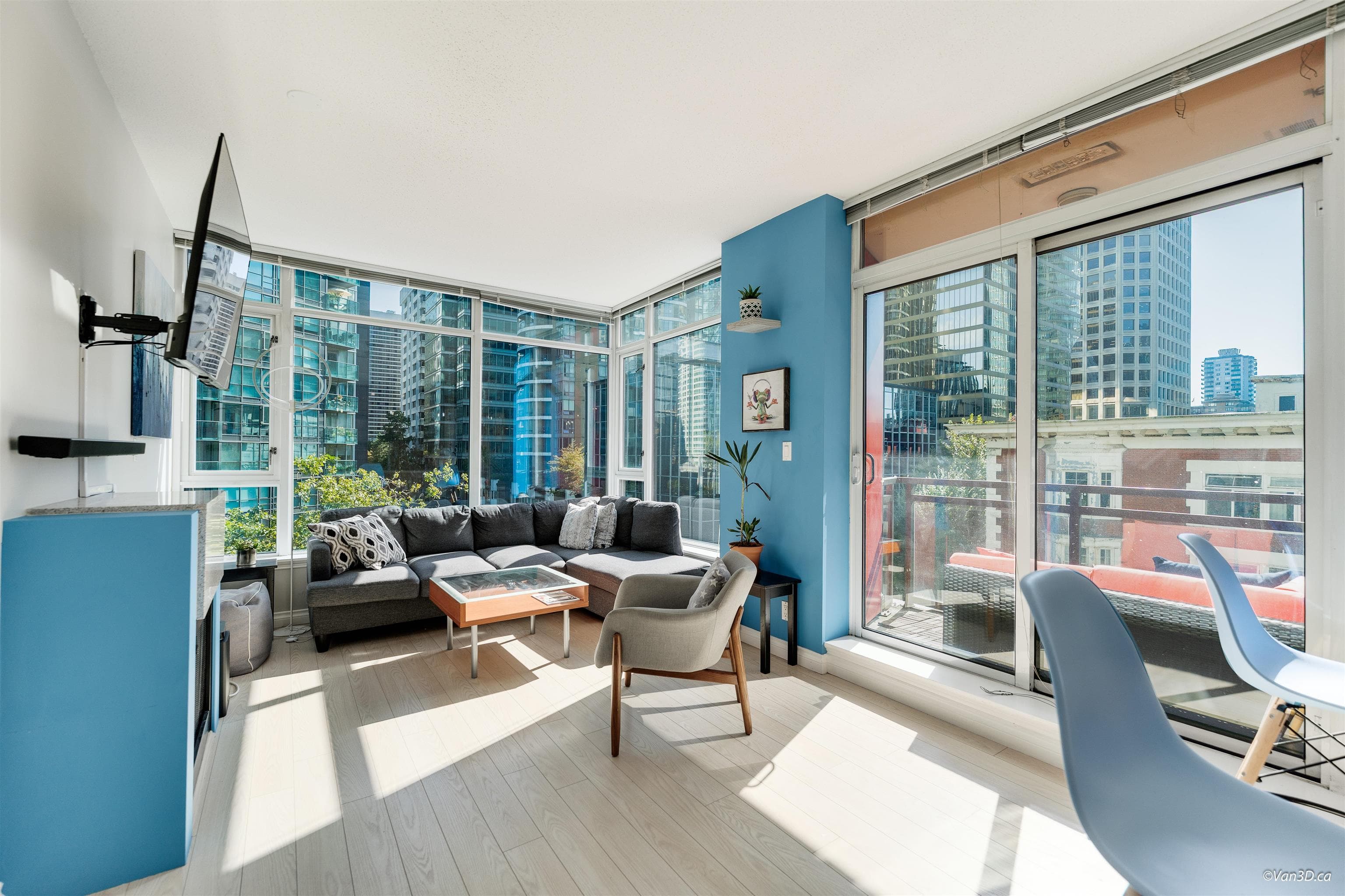 702 - 1211 Melville Street, Vancouver, V6E 0A7 — photo 2