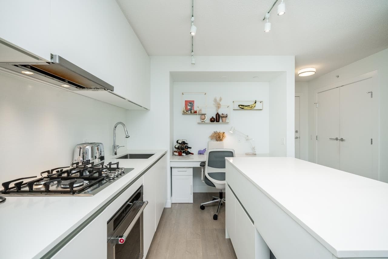 2810 - 908 Quayside Drive, New Westminster, V3M 0L4 — photo 5