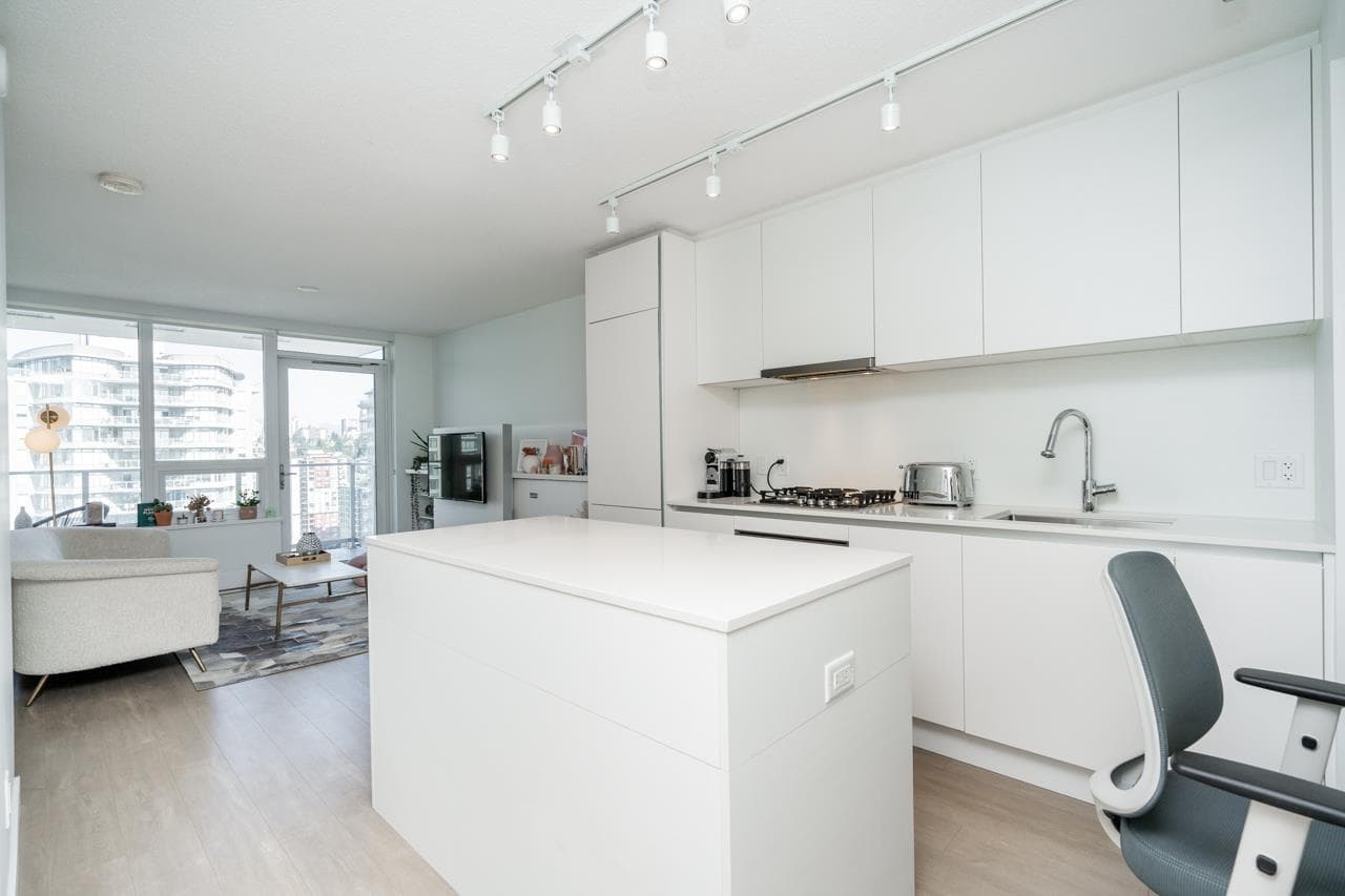2810 - 908 Quayside Drive, New Westminster, V3M 0L4 — photo 4