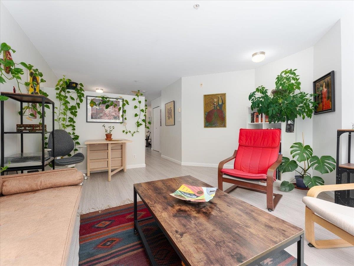 205 - 663 Gore Avenue, Vancouver, V6A 2Z8 — photo 2