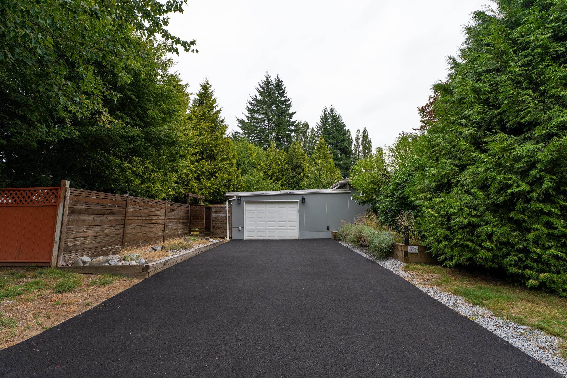 20955 118 Avenue, Maple Ridge, V2X 2M6 — photo 2