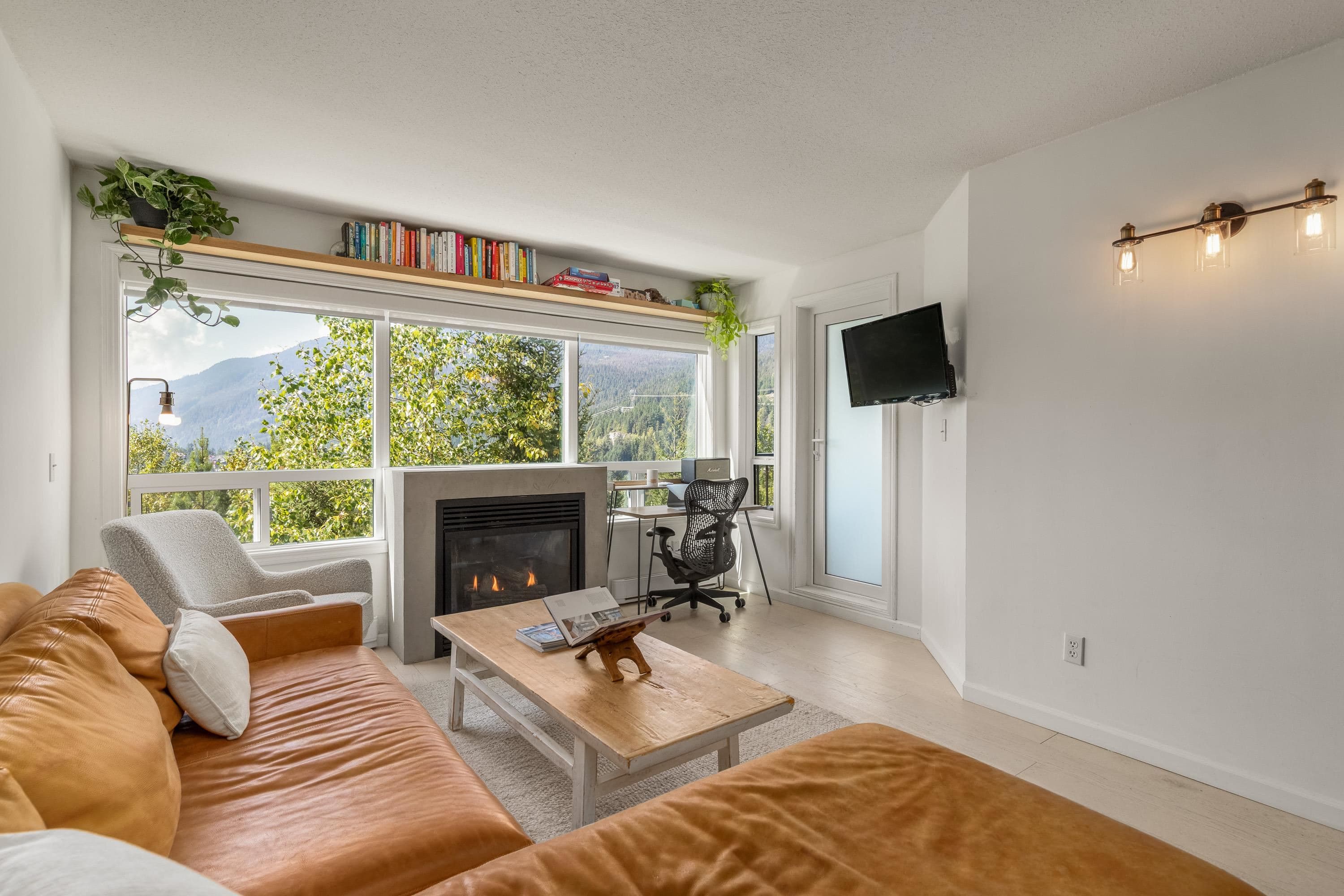 310 - 2221 Gondola Way, Whistler, V8E 0M8 — photo 3