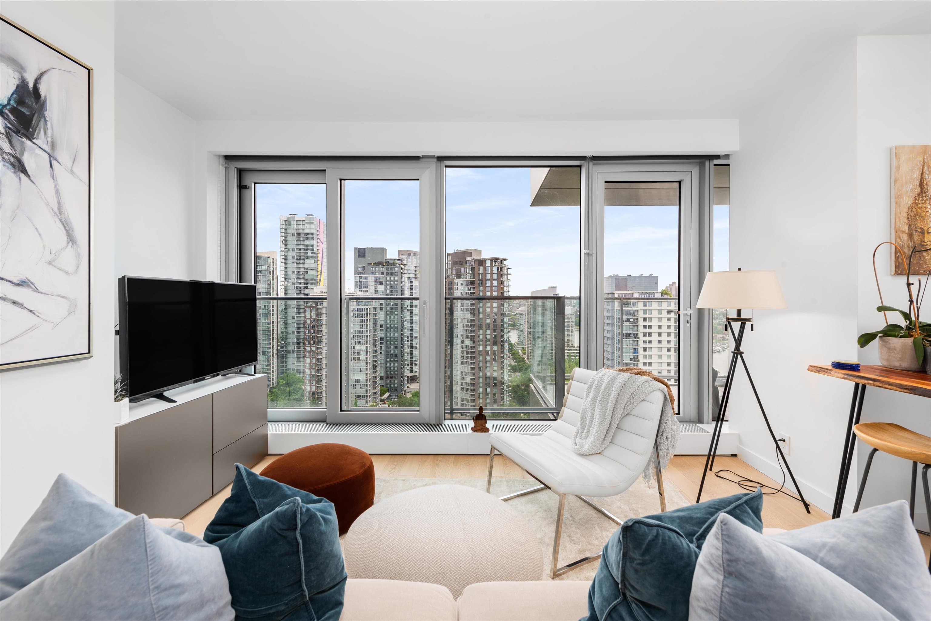 2702 - 1480 Howe Street, Vancouver, V6Z 0G5 — photo 2