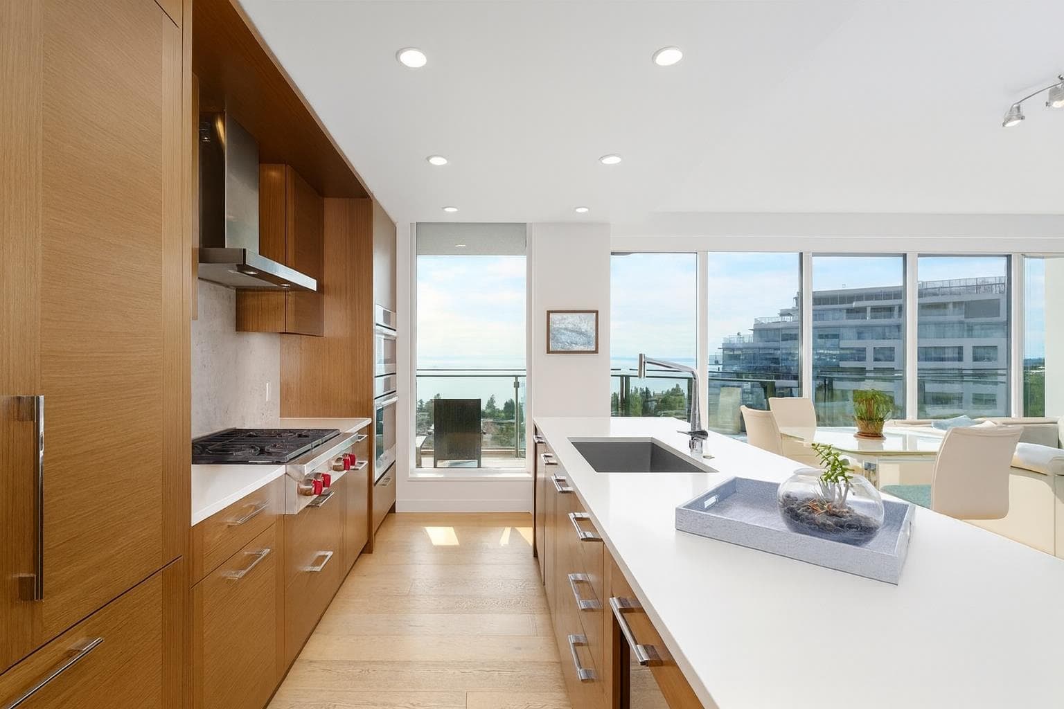 PH1 - 1439 George Street, White Rock, V4B 0B9 — photo 4