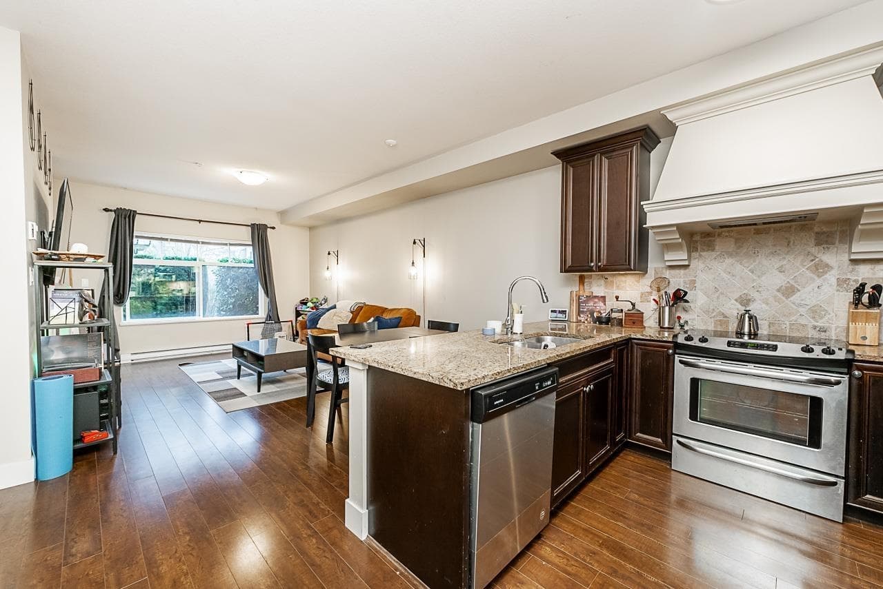 107 - 19530 65 Avenue, Surrey, V4N 6M1 — photo 2