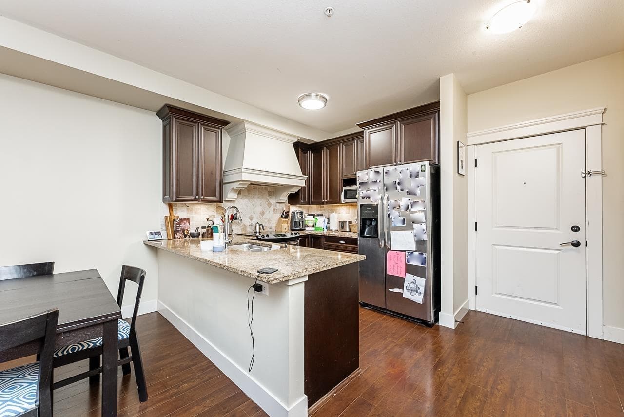 107 - 19530 65 Avenue, Surrey, V4N 6M1 — photo 3